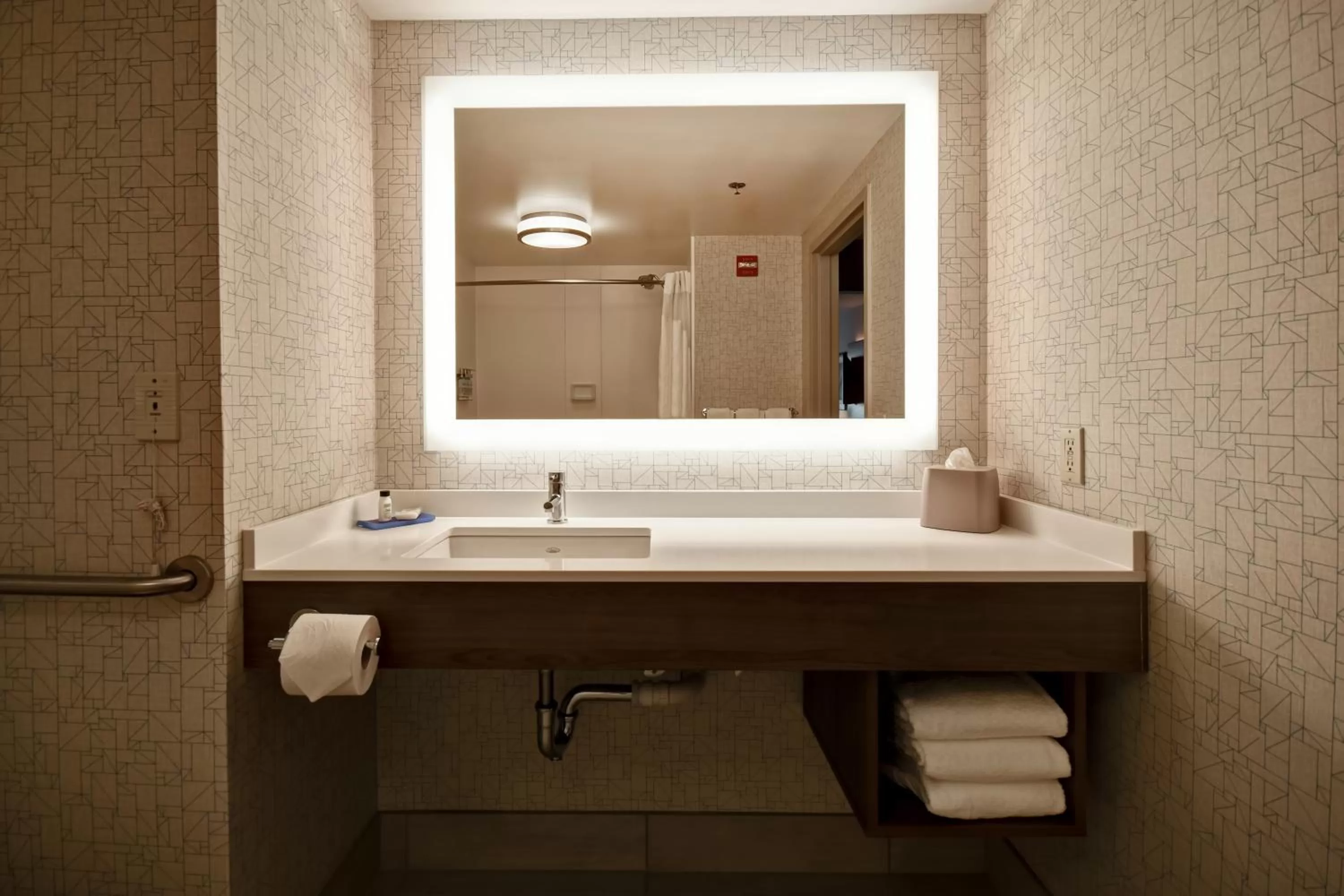 Bathroom in Holiday Inn Express Newport North - Middletown by IHG