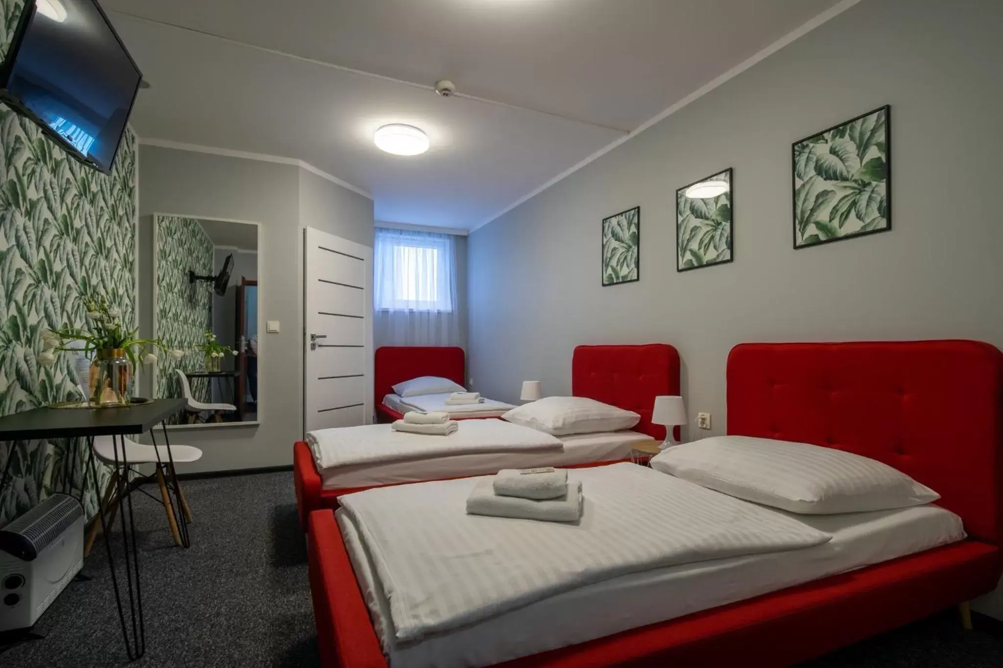 Triple Room in Nowotel Stop and Sleep Triple Room in Nowotel Stop and Sleep