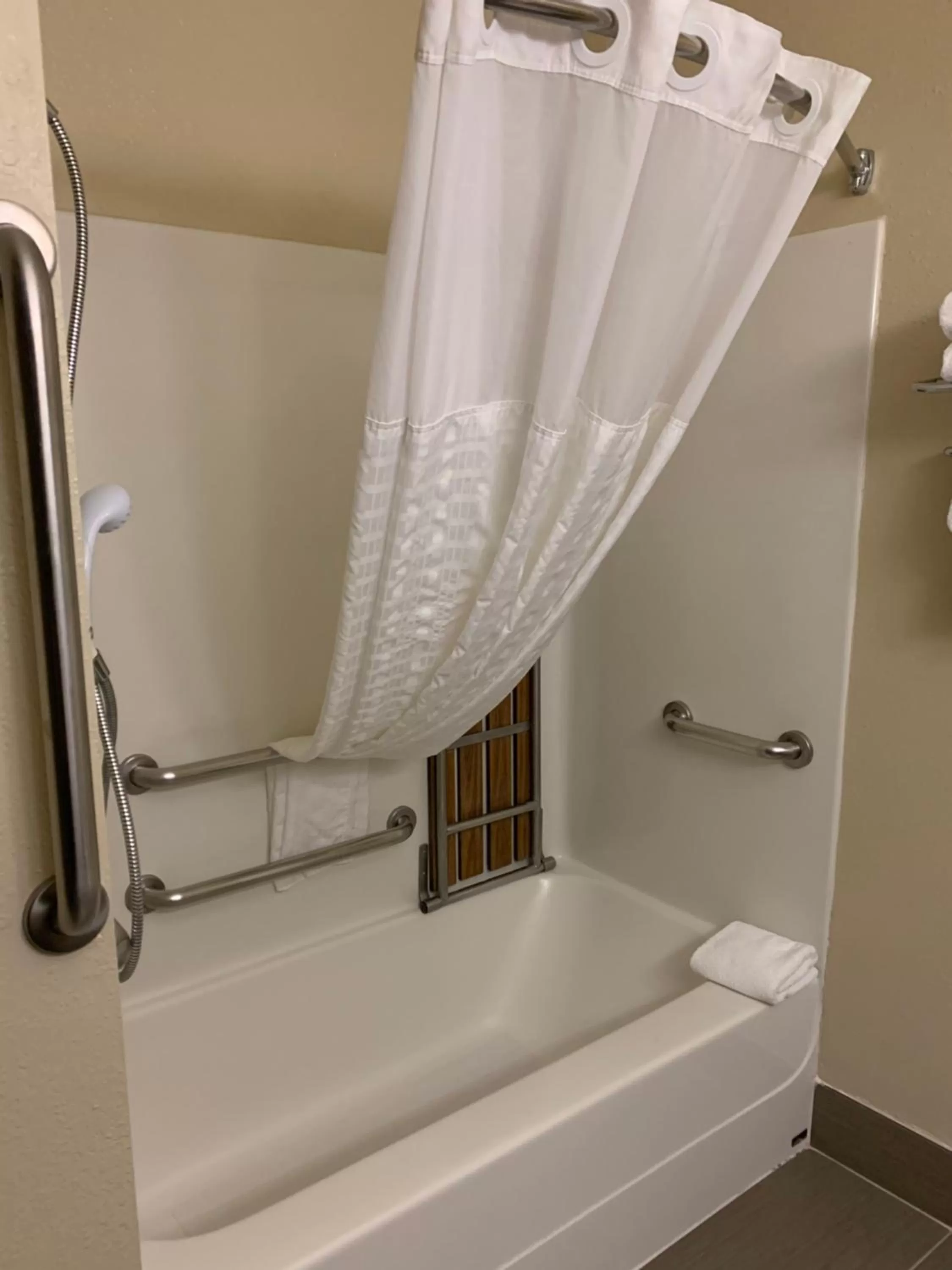 Queen Room with Two Queen Beds - Accessible/Non-Smoking  in Comfort Inn Medford South