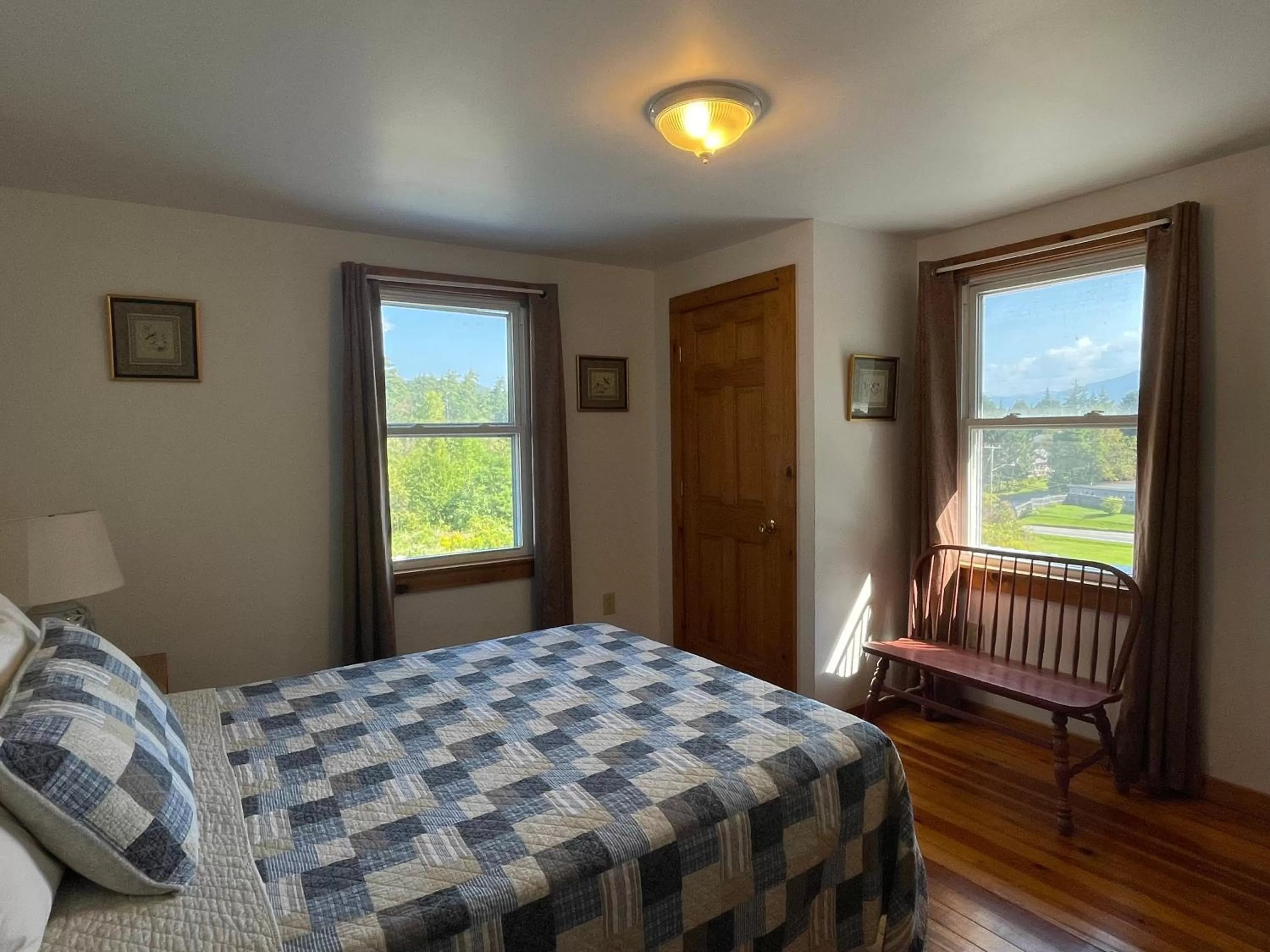 Bed in Hill View Motel and Cottages