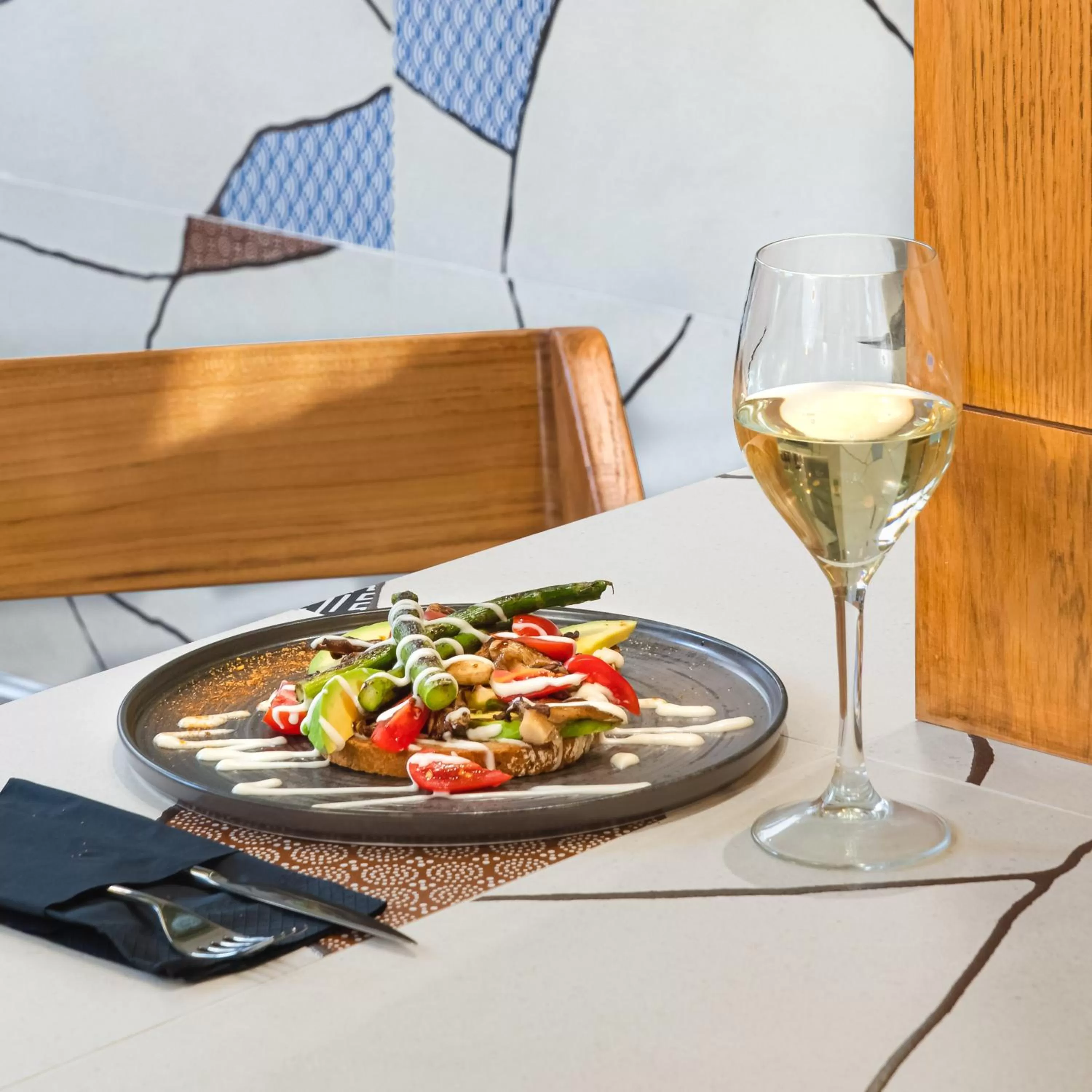 Restaurant/places to eat in Praxitelous Luxury Suites