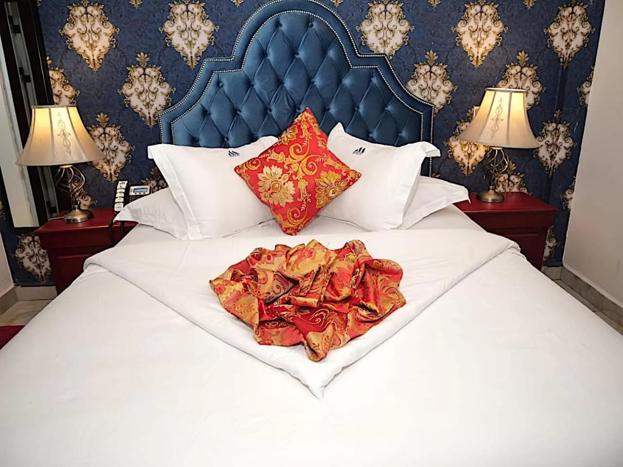 Bed in Marriot Metropolitan Hotel