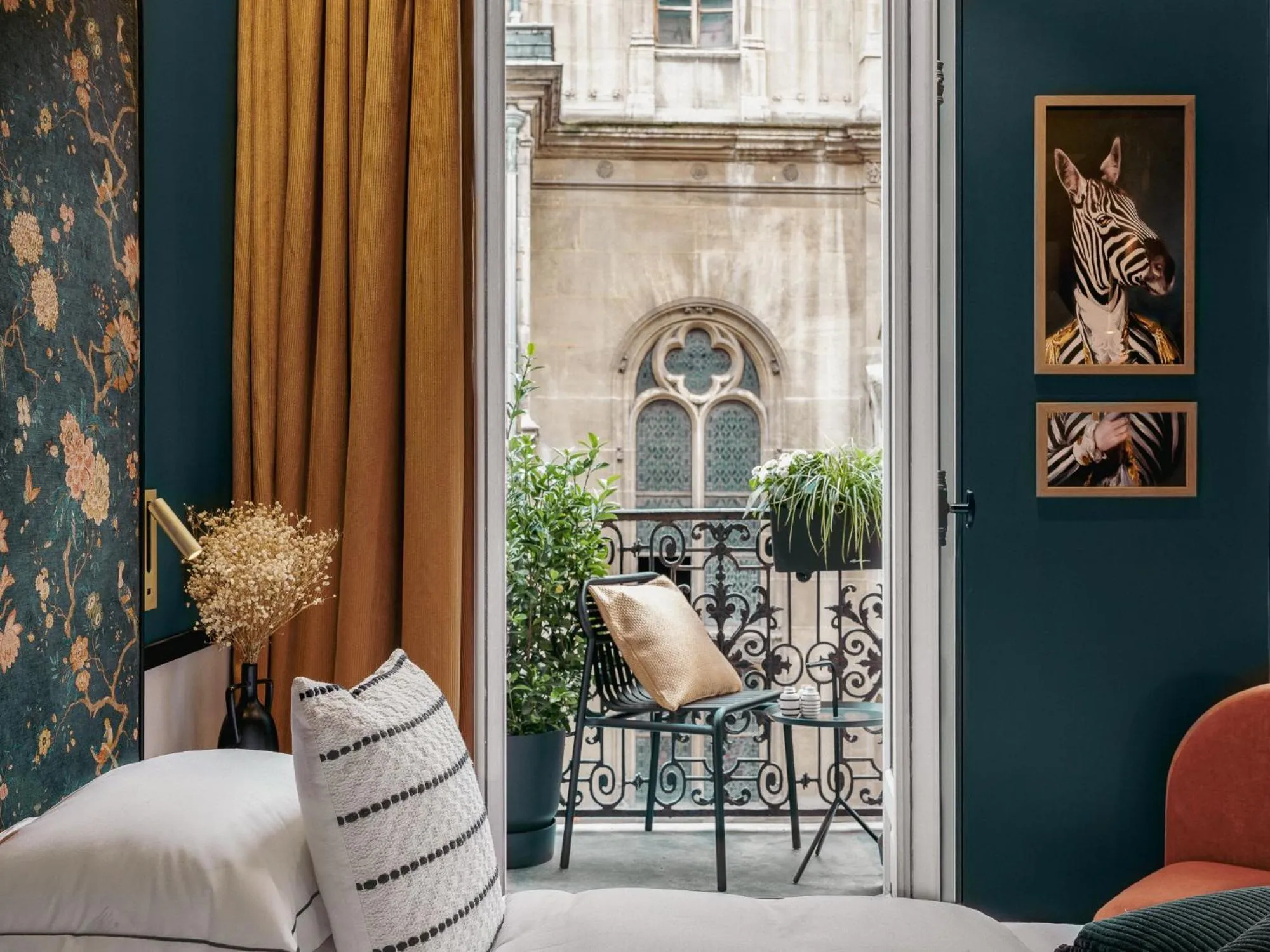 Balcony/Terrace, Bed in Dandy Hotel & Kitchen