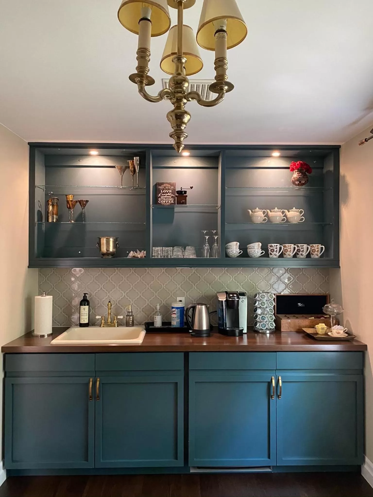 Kitchen or kitchenette in Darlington House Bed and Breakfast