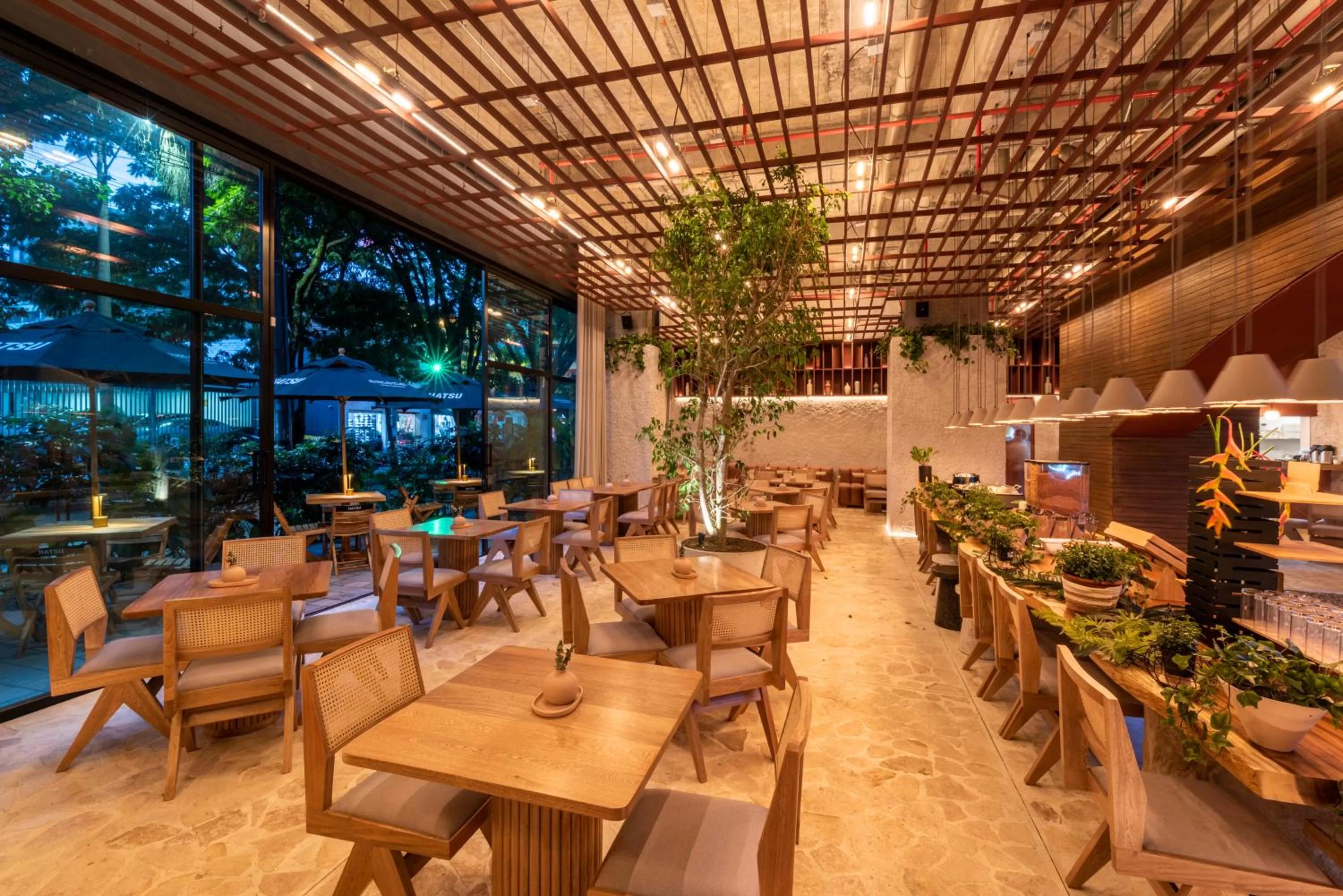 Restaurant/places to eat in Hashtag 98 Hotel By Jalo