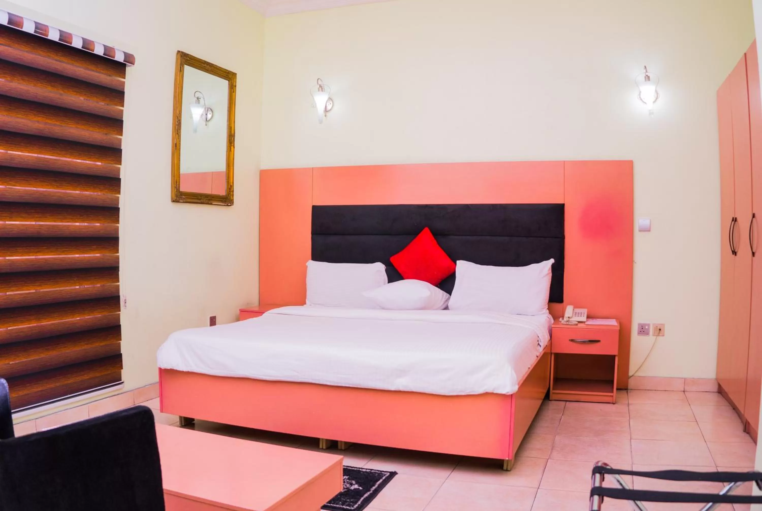 Bed in 1804 Boutique Hotel