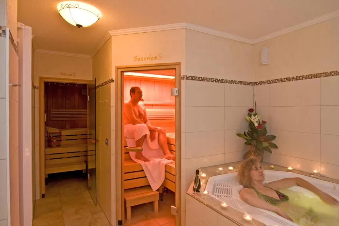 Spa and wellness centre/facilities in Gasthof Hotel Reif