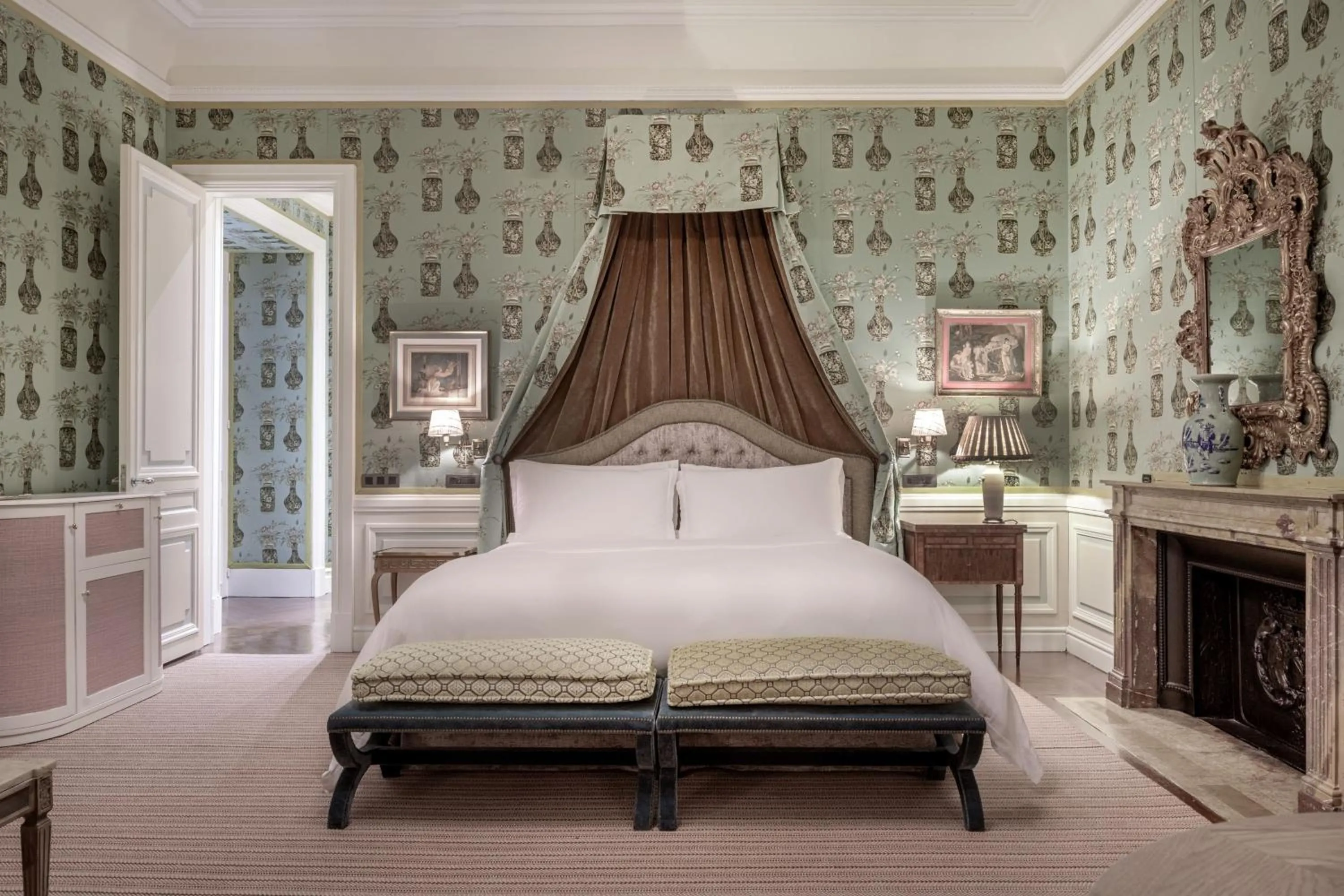 Photo of the whole room, Bed in Santo Mauro, a Luxury Collection Hotel, Madrid