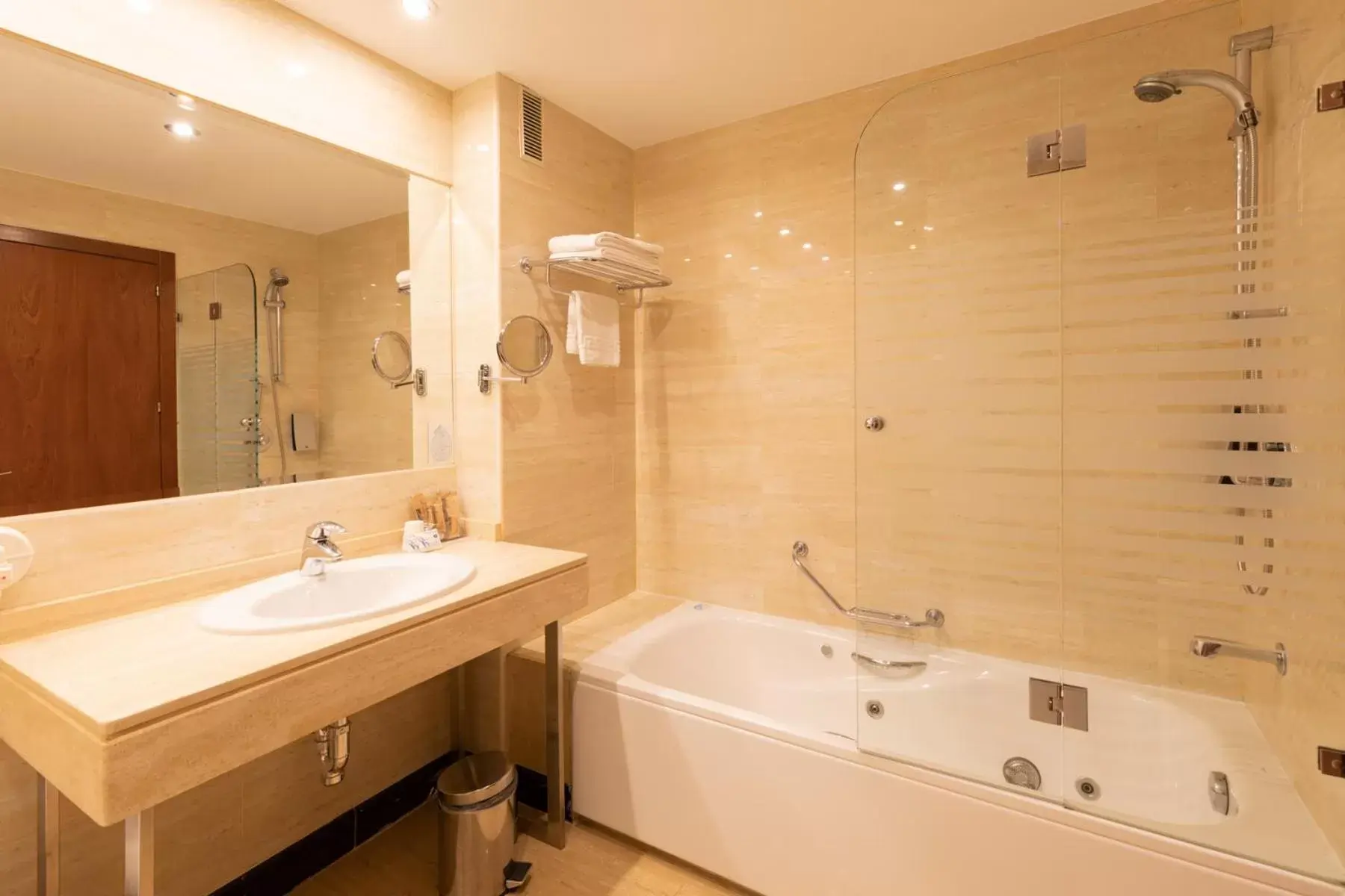 Double or Twin Room in Hotel San Juan de los Reyes Double or Twin Room in Hotel San Juan de los Reyes