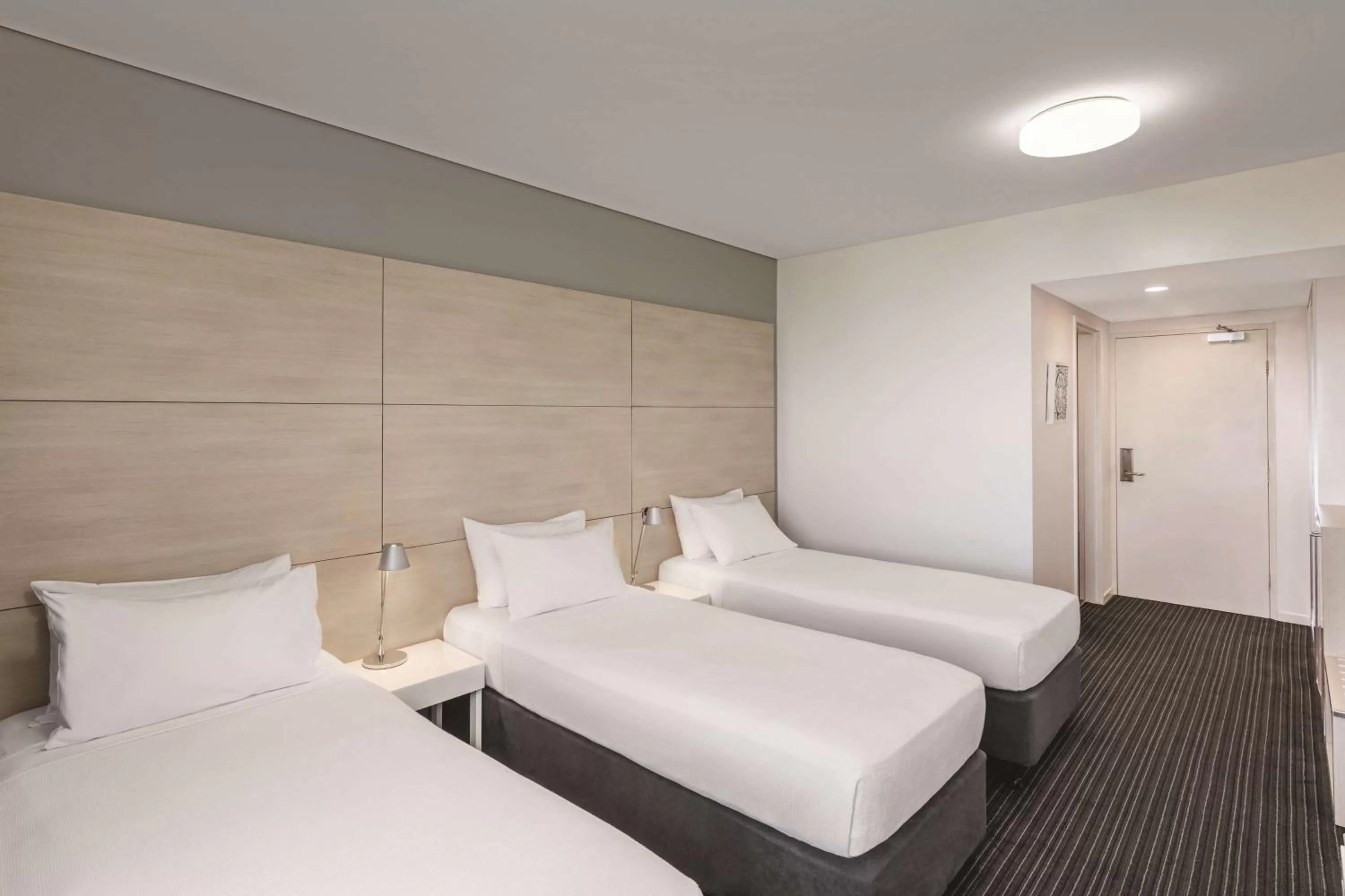 Bedroom, Bed in Vibe Hotel Darwin Waterfront