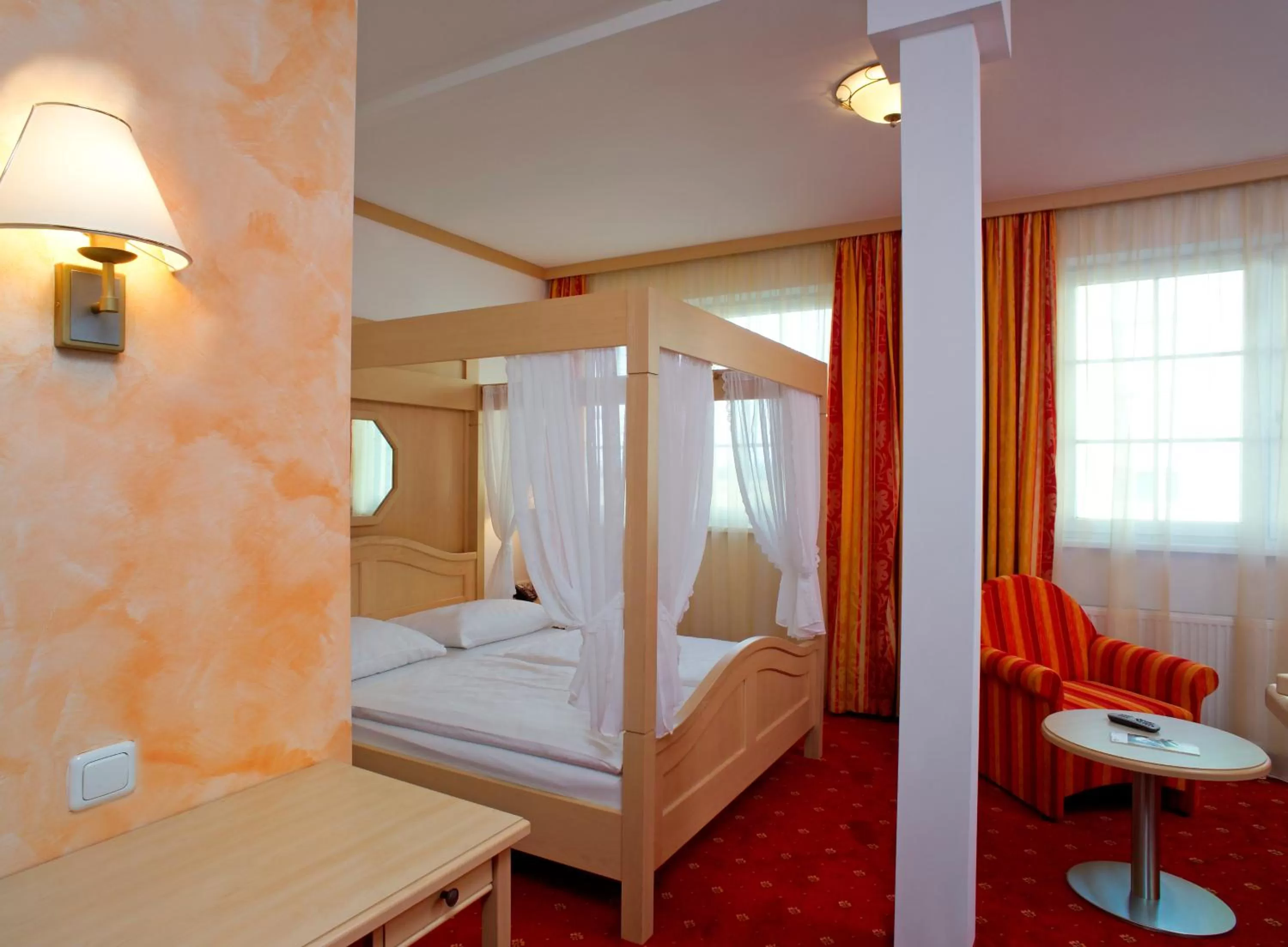 Bedroom, Bed in Hotel Restaurant Wallner I contactless check-in