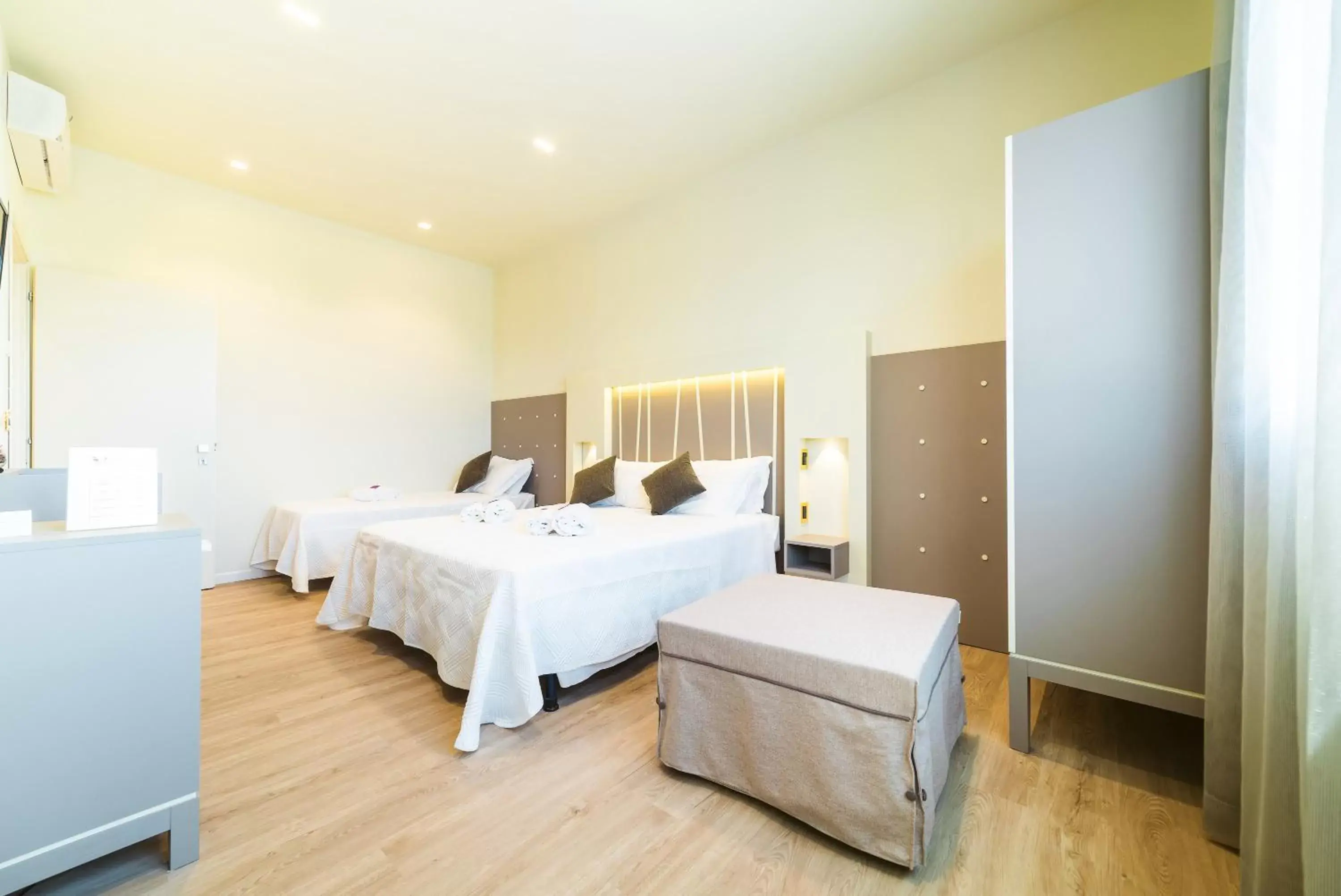 Triple Room in Hotel Calaluna Triple Room in Hotel Calaluna