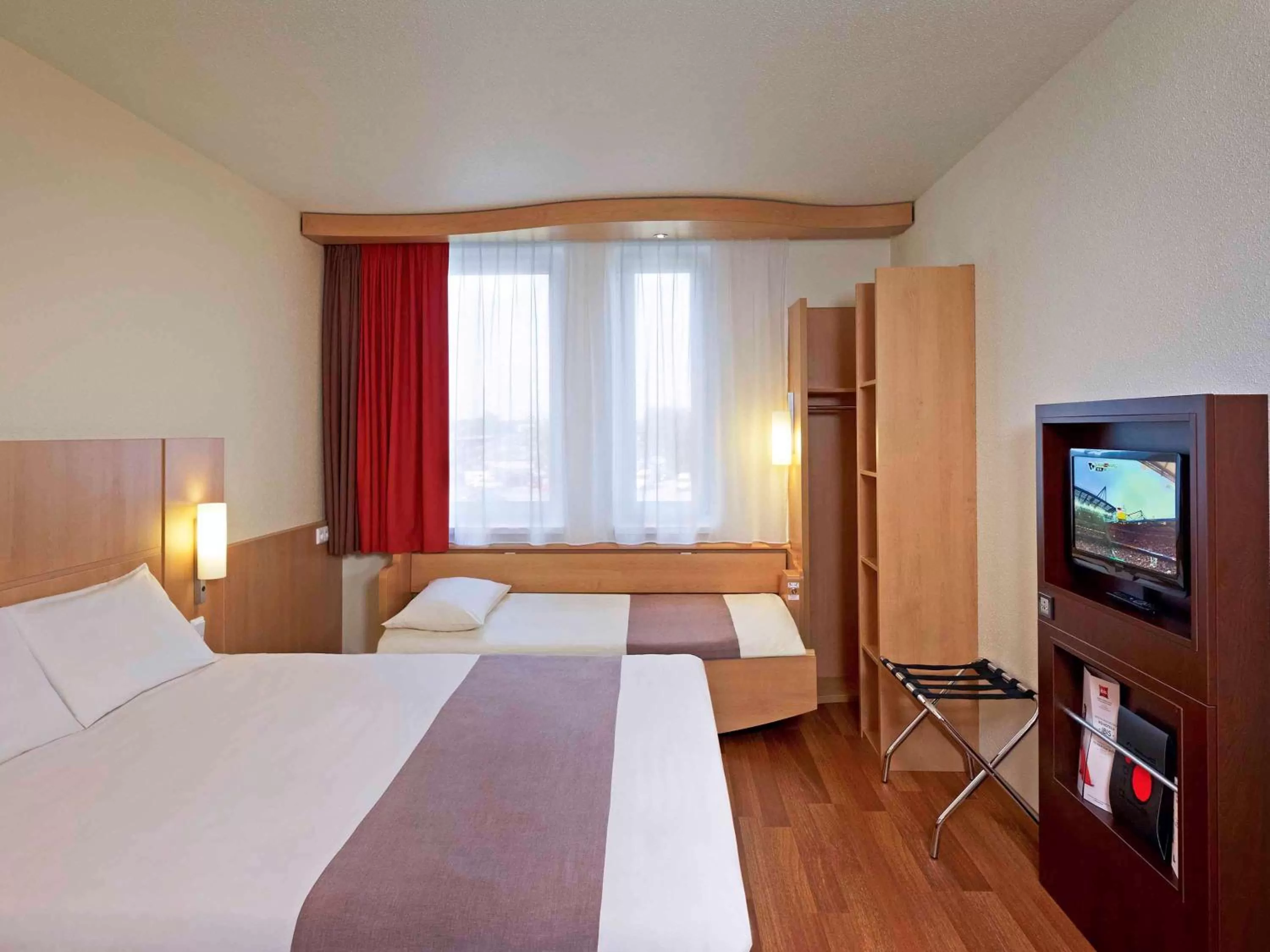 Photo of the whole room, Bed in Ibis Kraków Stare Miasto
