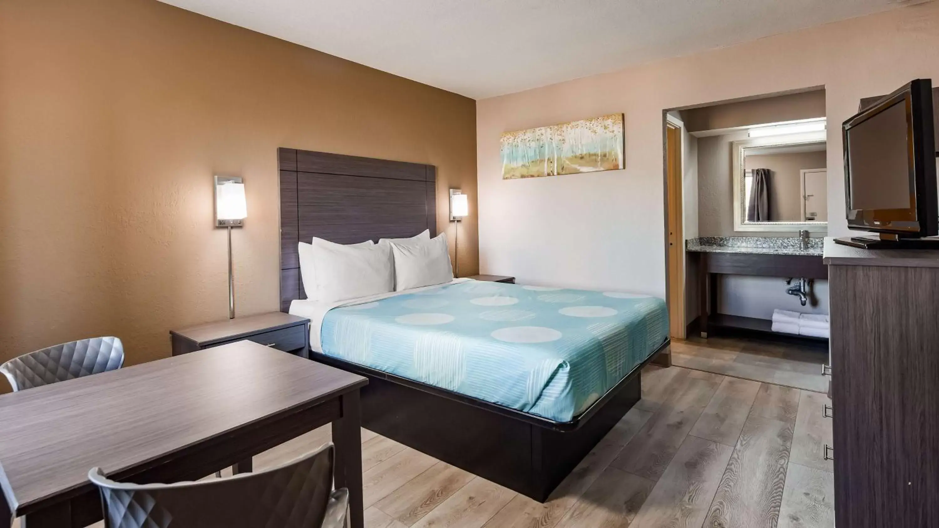Queen Room in SureStay Hotel By Best Western Olathe Queen Room in SureStay Hotel By Best Western Olathe
