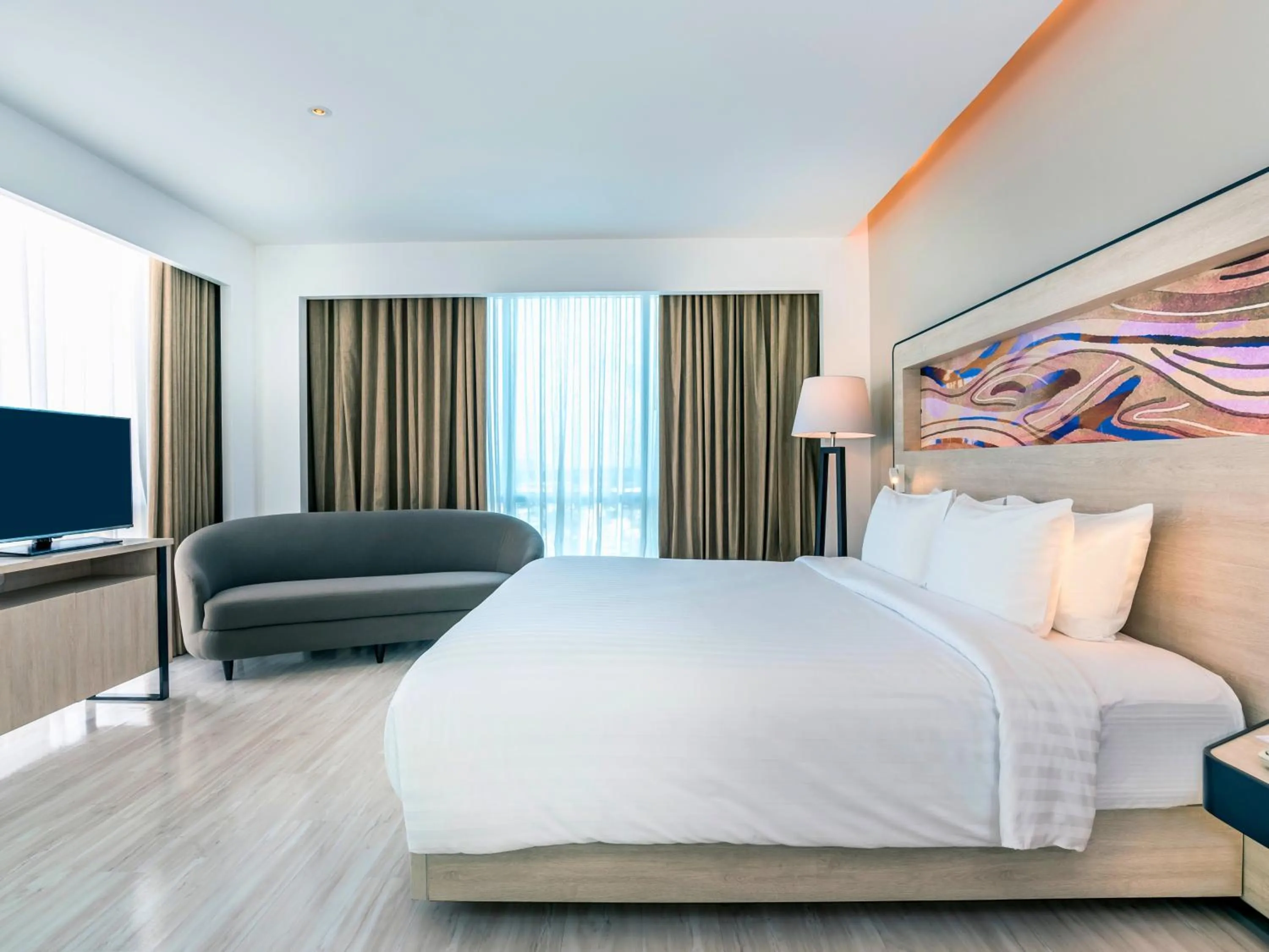 Bed in Novotel Phuket City Phokeethra