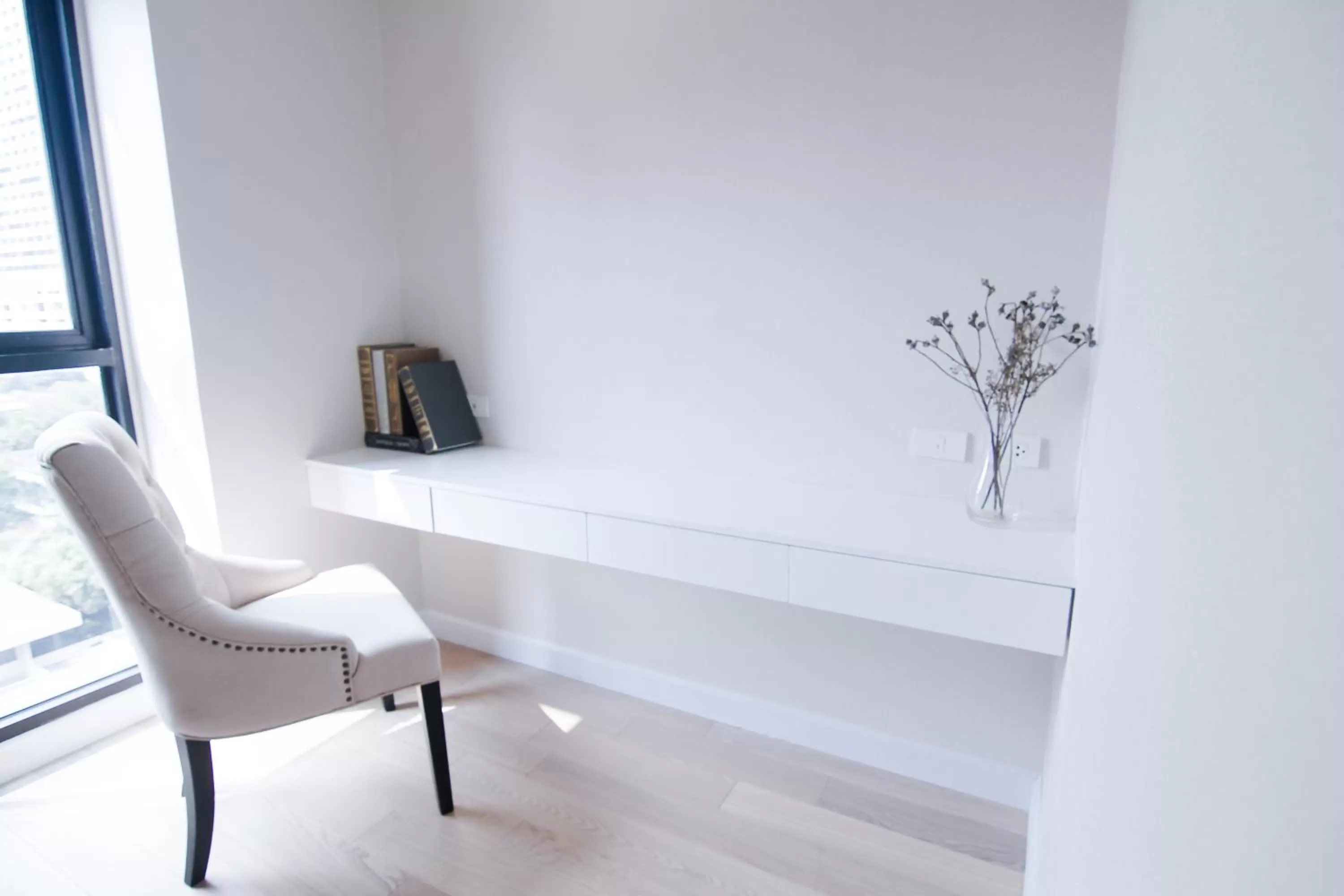 Seating area in Hope Land Hotel Sukhumvit 8