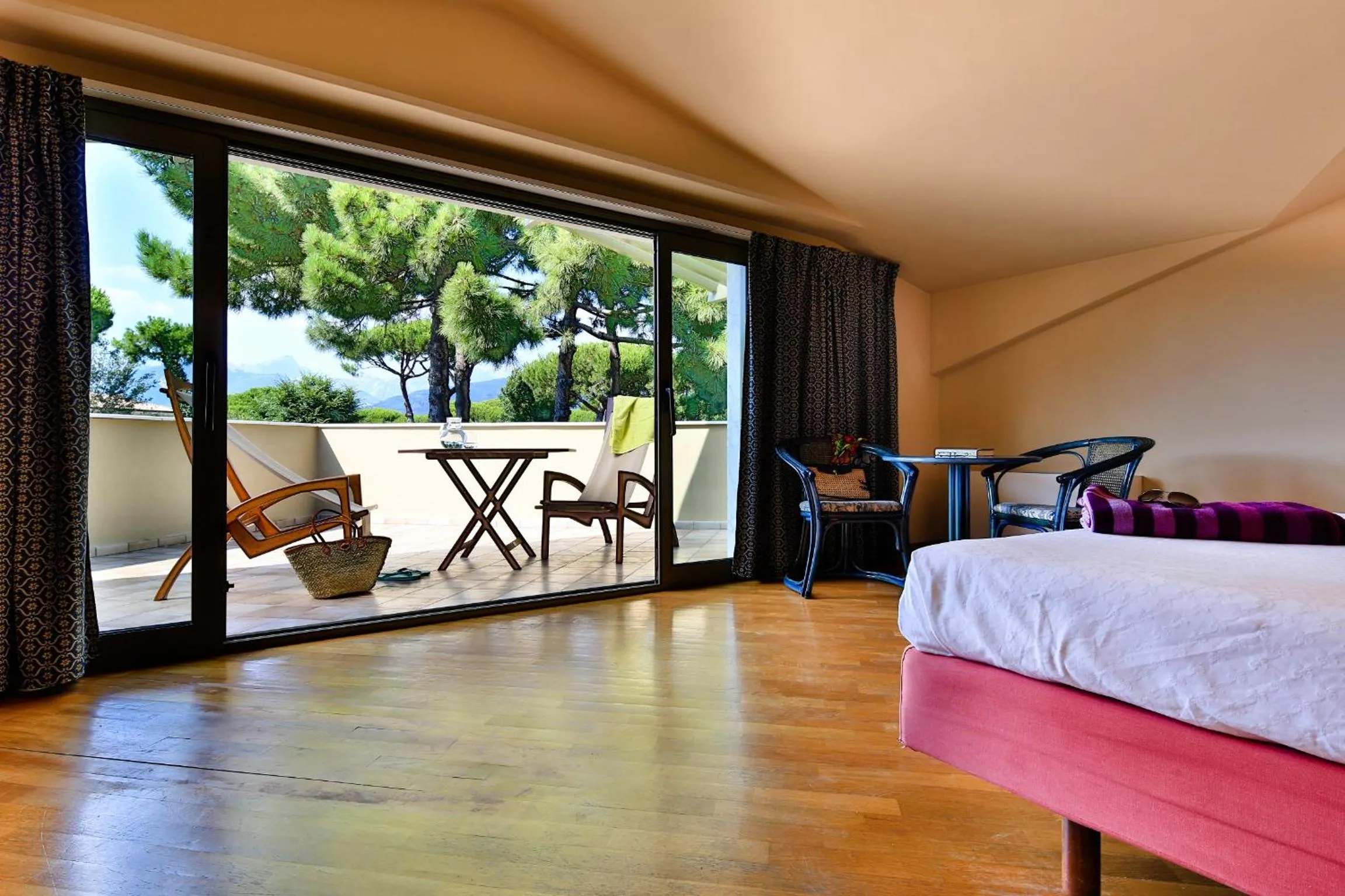 Balcony/Terrace, Bed in Hotel Villa Undulna - Terme della Versilia
