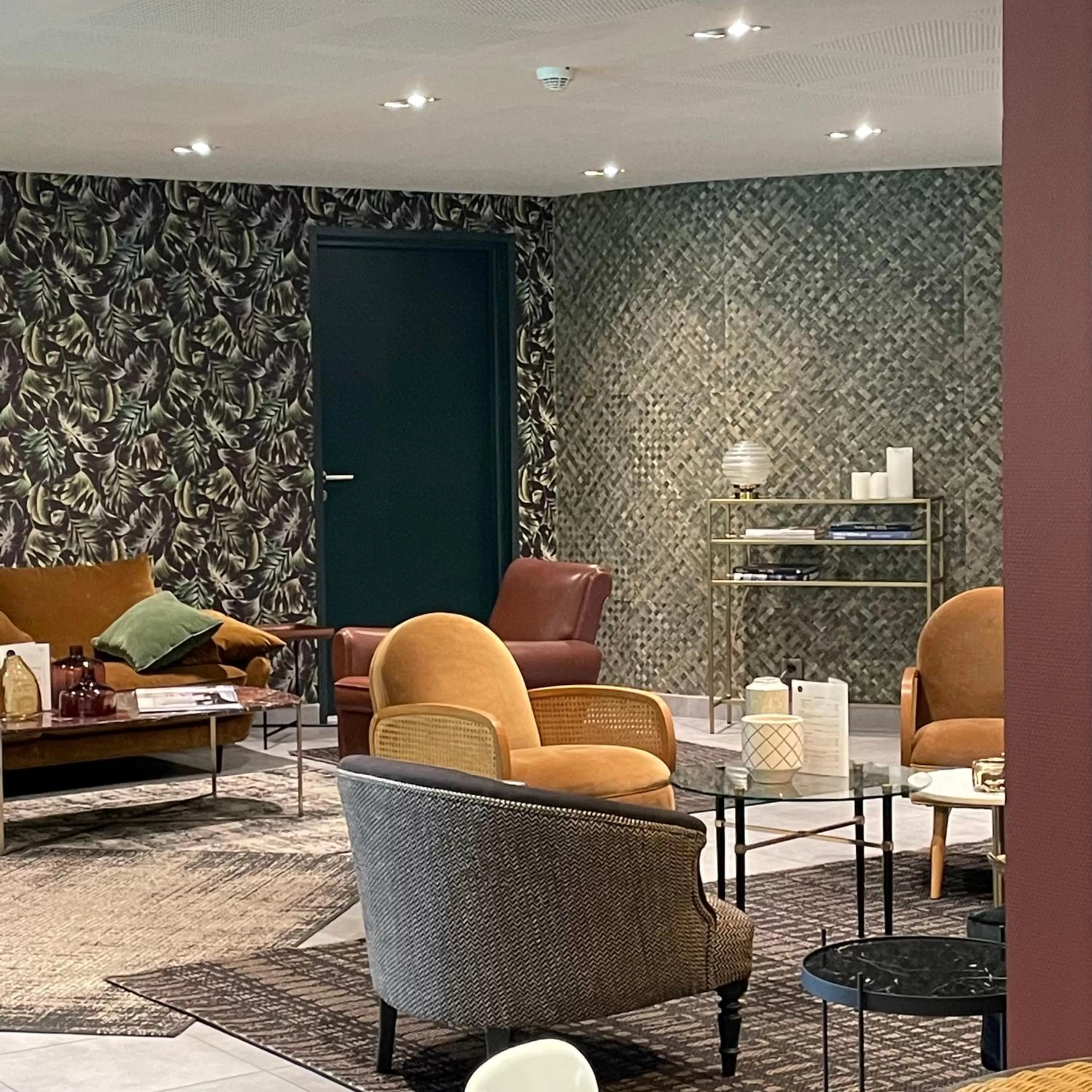 Lounge or bar in Hôtel le Corbusson