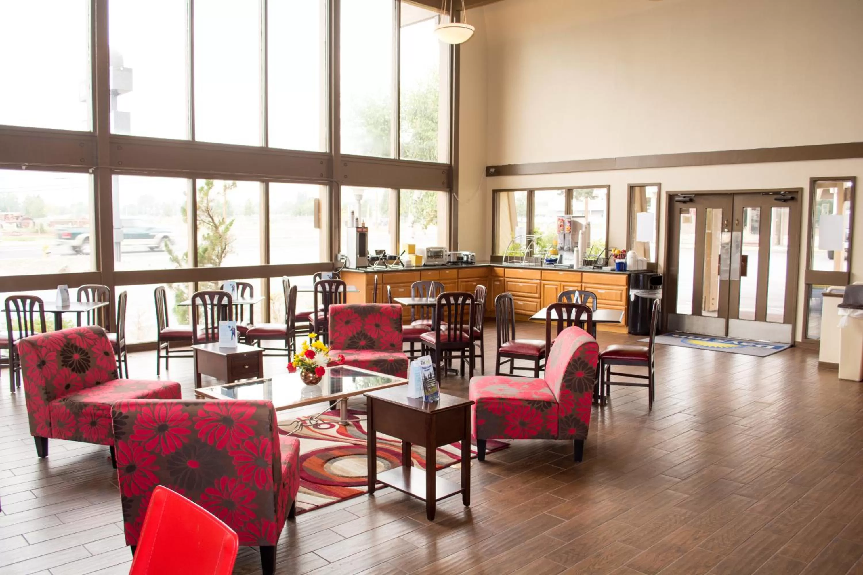 Restaurant/places to eat in Days Inn by Wyndham Klamath Falls