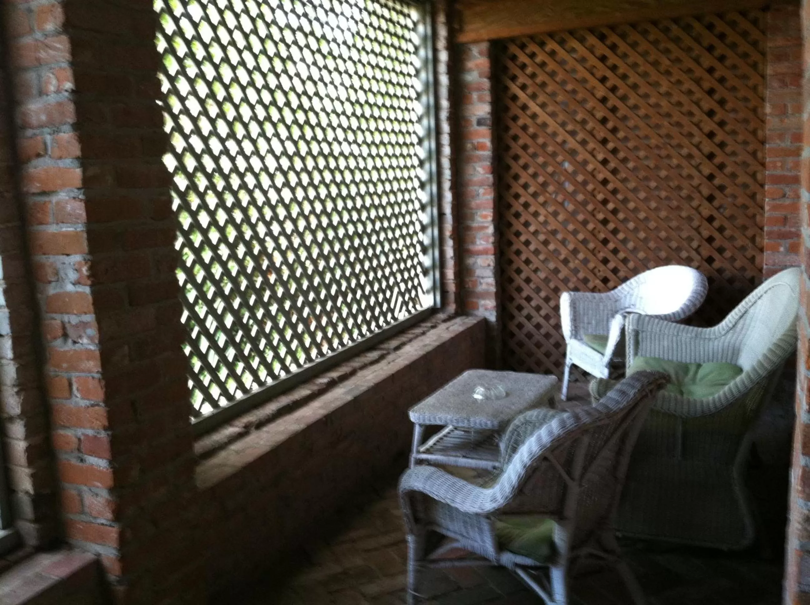 Patio in Corners Mansion Inn - A Bed and Breakfast