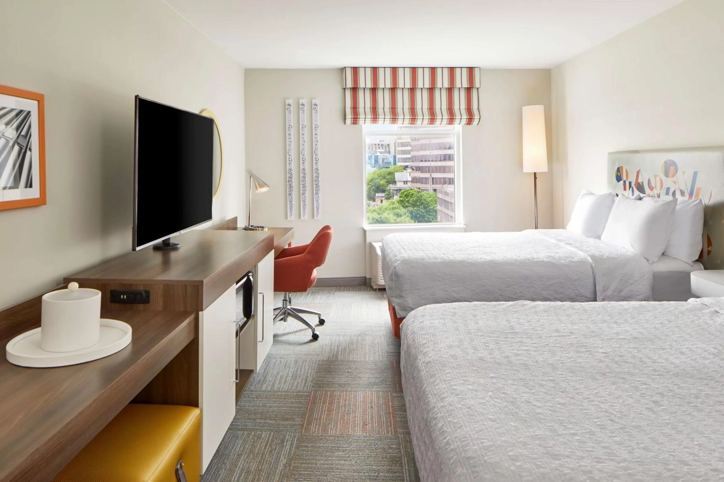 Bedroom, Bed in Hampton Inn & Suites Atlanta-Midtown, Ga