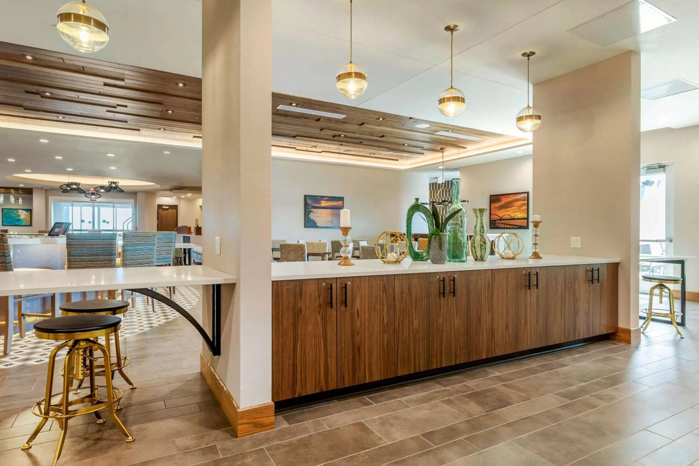 Restaurant/places to eat in Cambria Hotel Davenport Quad Cities