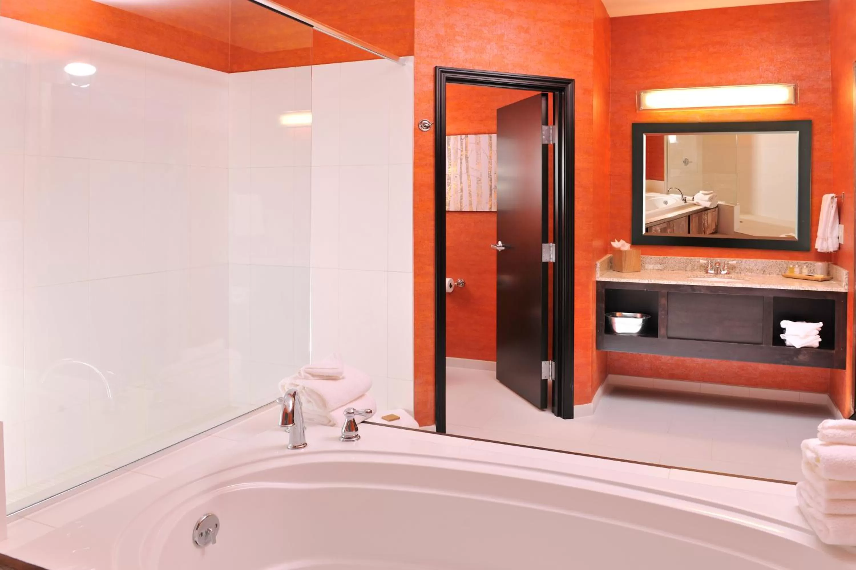 Hot Tub in Stoney Creek Hotel Kansas City - Independence