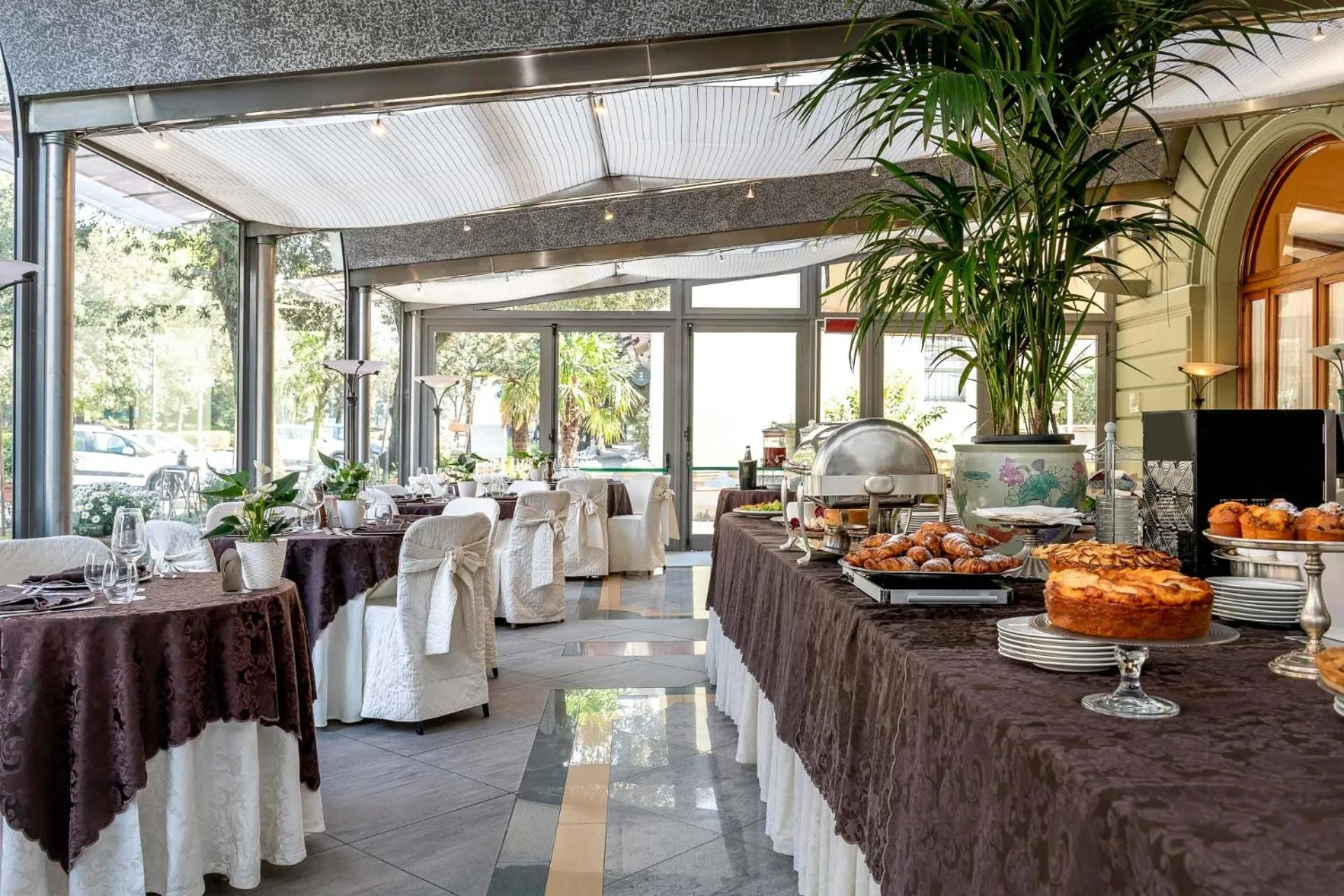 Continental breakfast in Grand Hotel Tettuccio