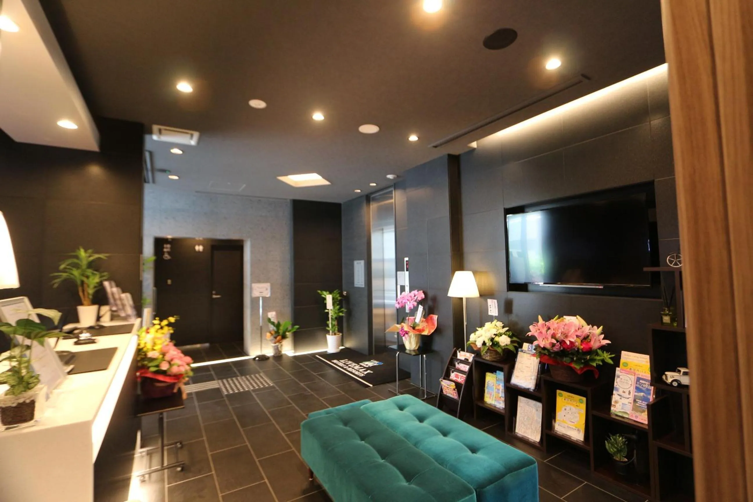 Lobby or reception in HOTEL LiVEMAX Takadanobaba Ekimae