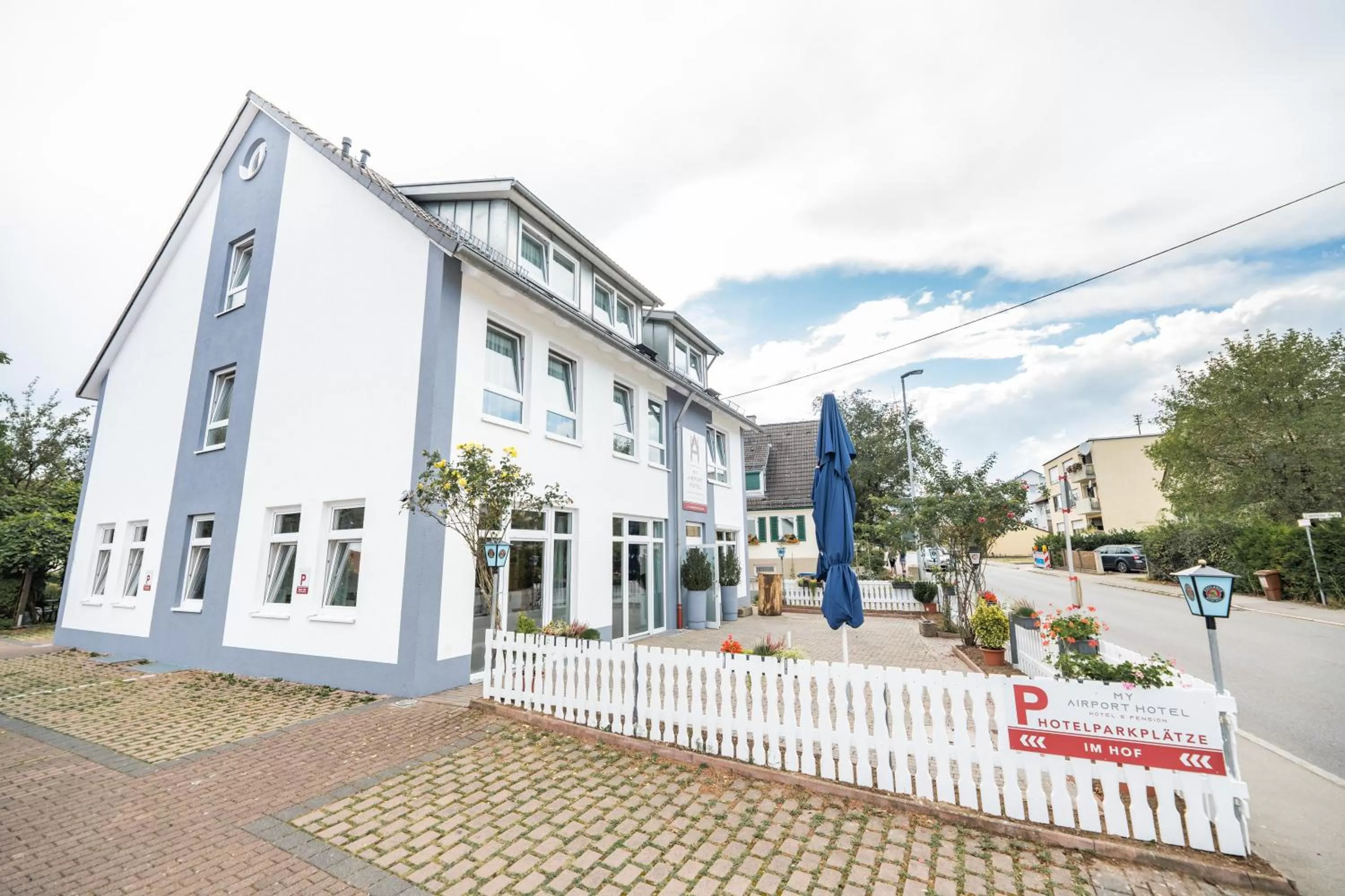 Facade/entrance in My Airport Hotel STUTTGART-AIRPORT-MESSE