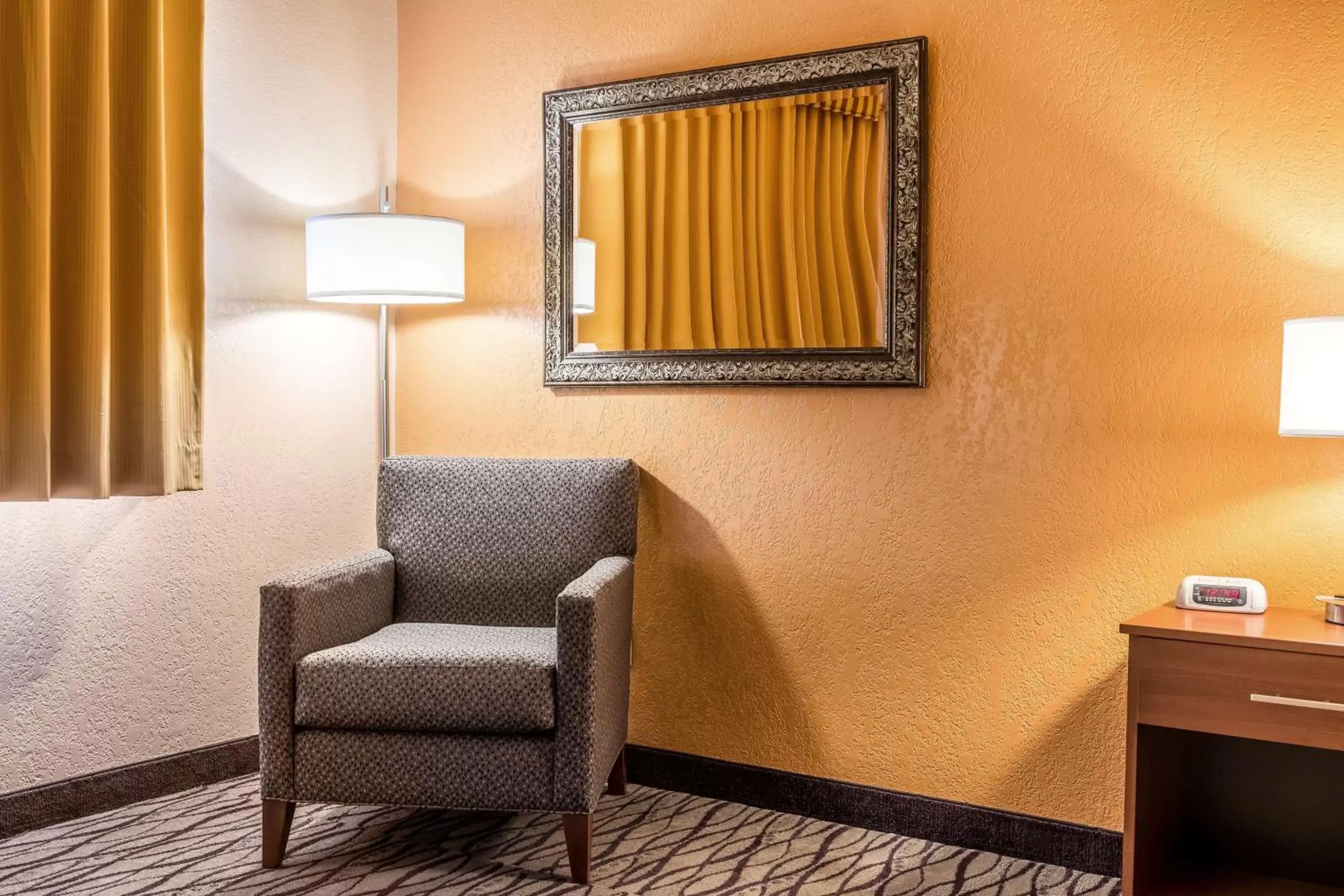 Standard Queen Room in SureStay Hotel by Best Western Wenatchee Standard Queen Room in SureStay Hotel by Best Western Wenatchee
