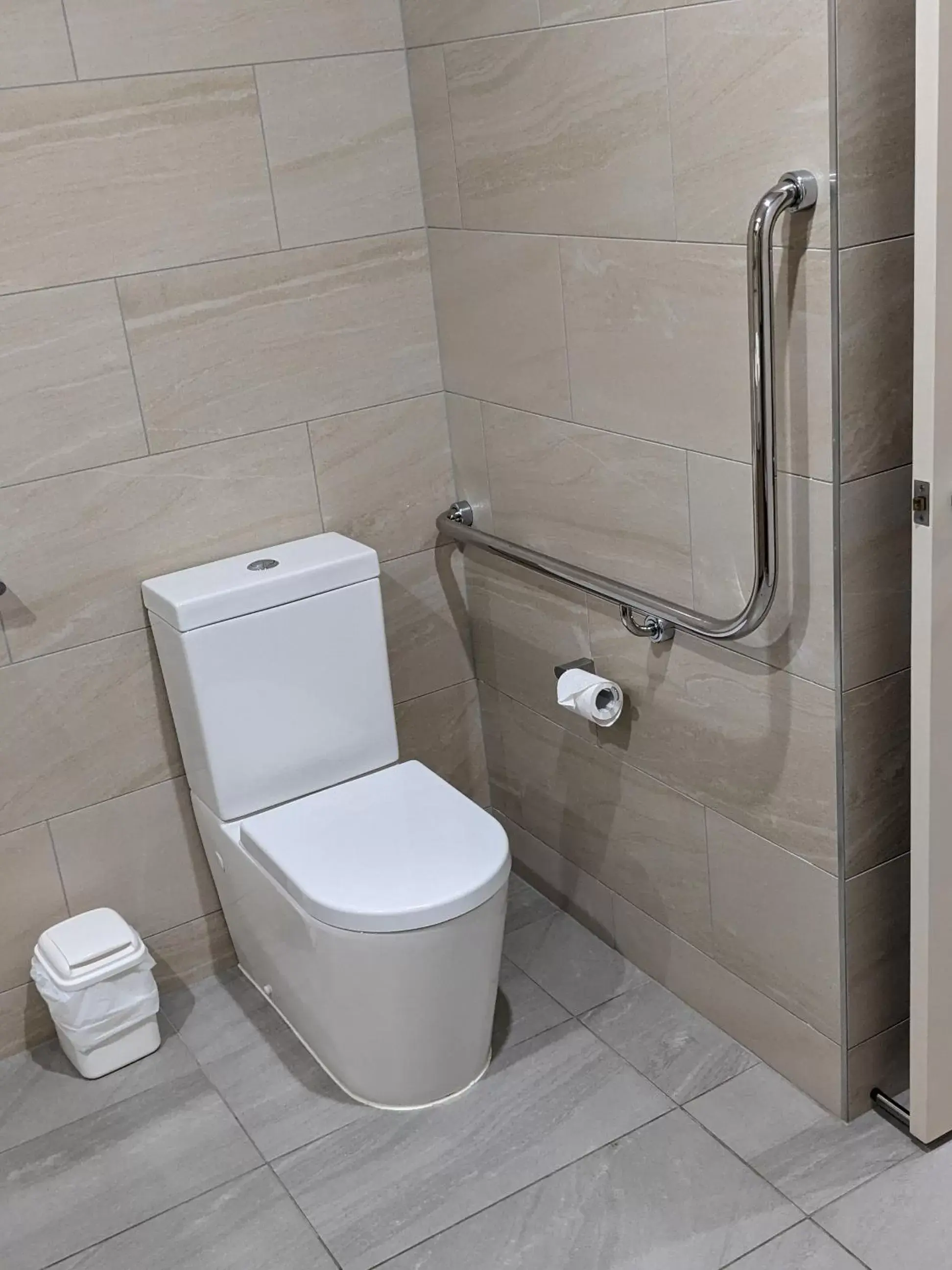 Three-Bedroom Apartment in The Windsor, Hotel Rooms & Apartments Three-Bedroom Apartment in The Windsor, Hotel Rooms & Apartments