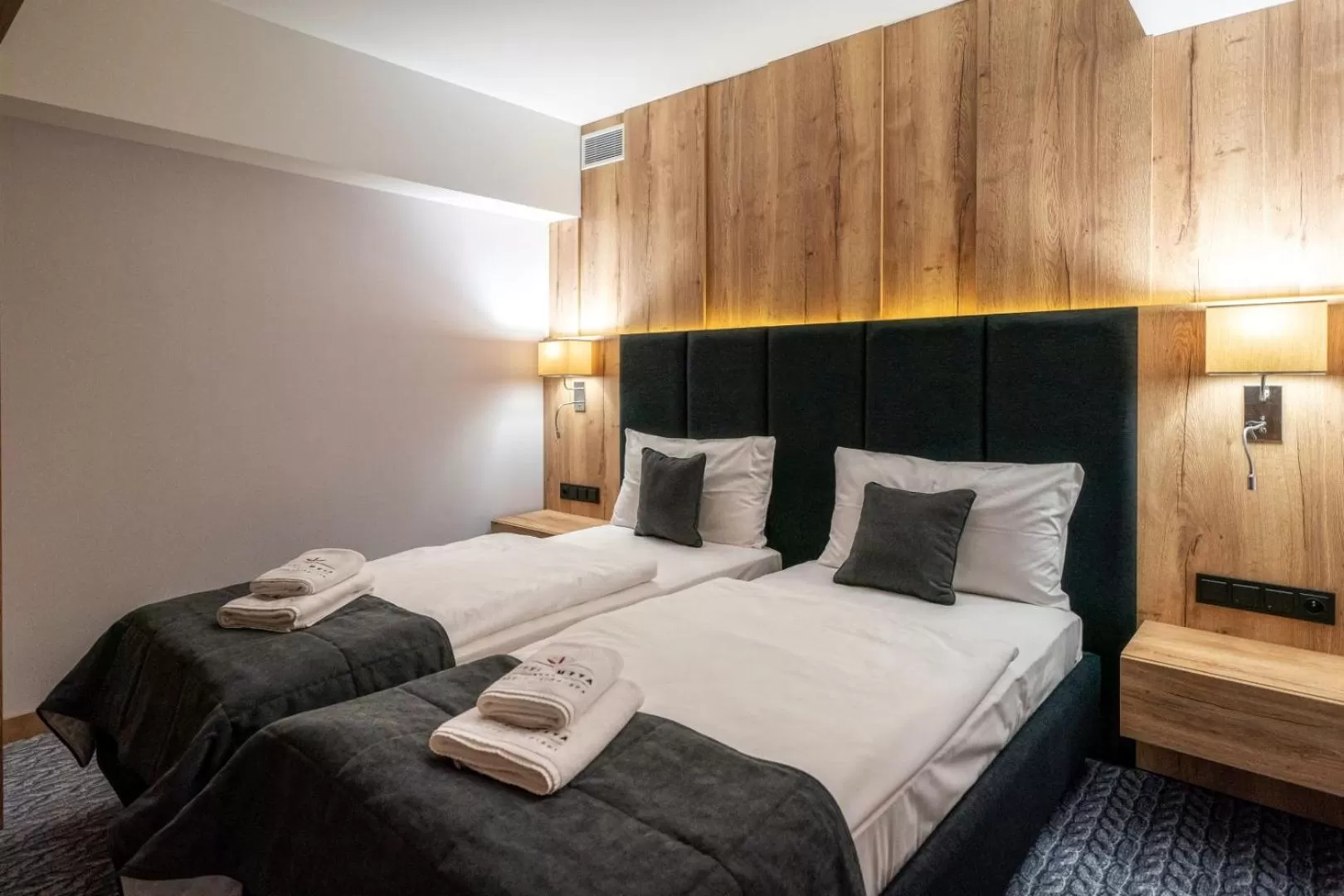 Bed in Hotel META Resort & Vine SPA