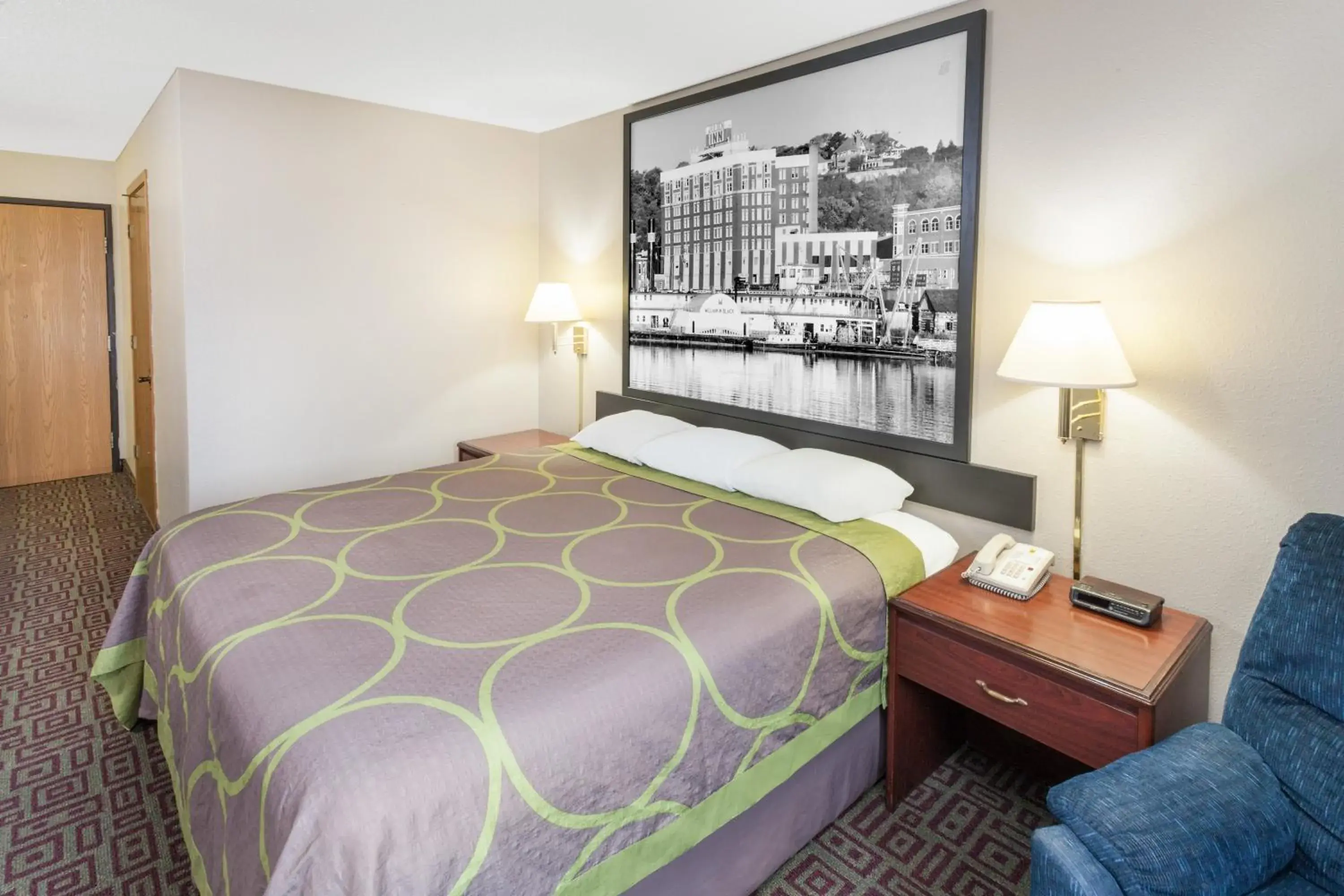 King Room - Disability Access/Non-Smoking in Super 8 by Wyndham Muscatine King Room - Disability Access/Non-Smoking in Super 8 by Wyndham Muscatine