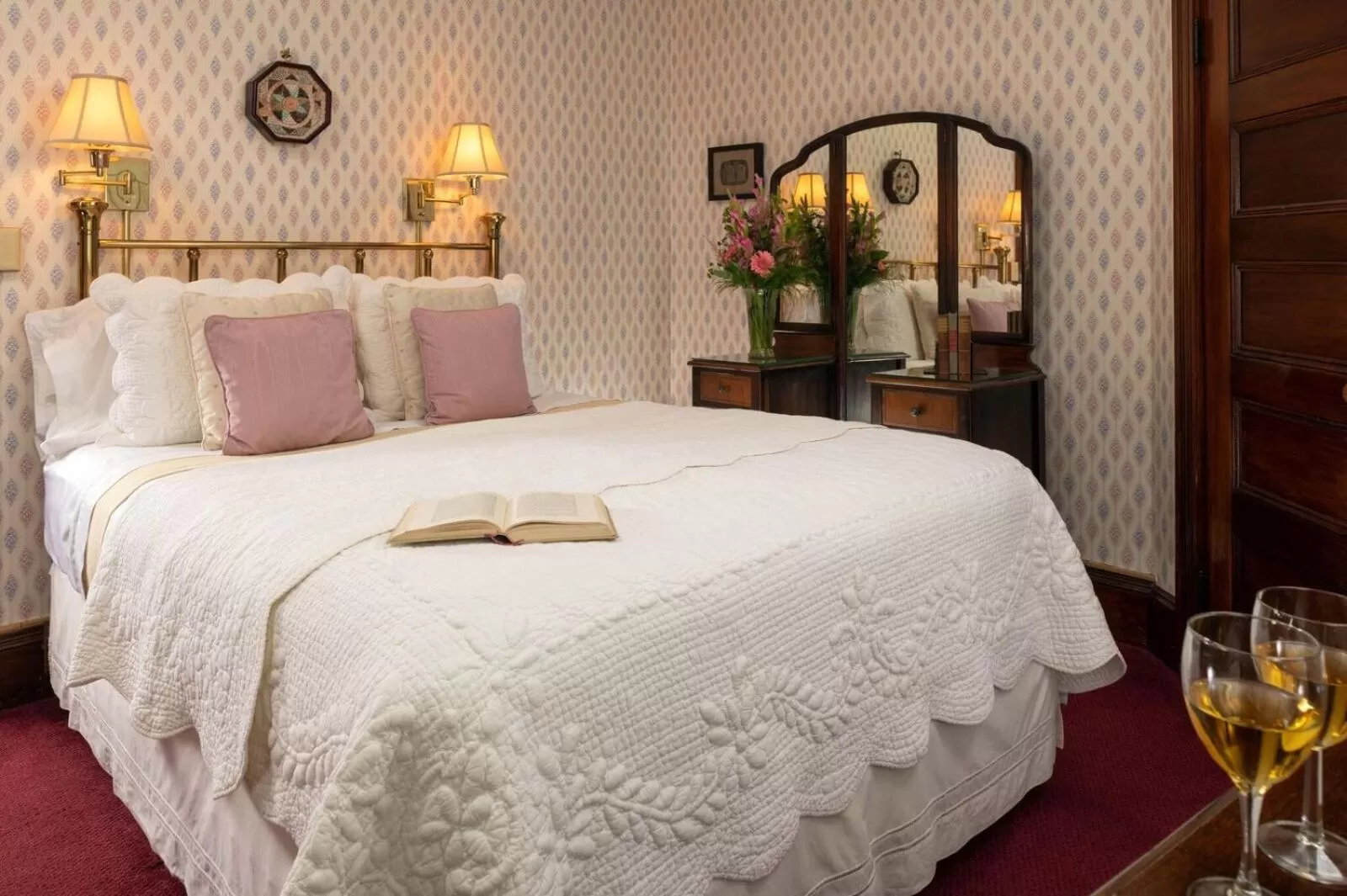 Bedroom, Bed in Palmer House Inn