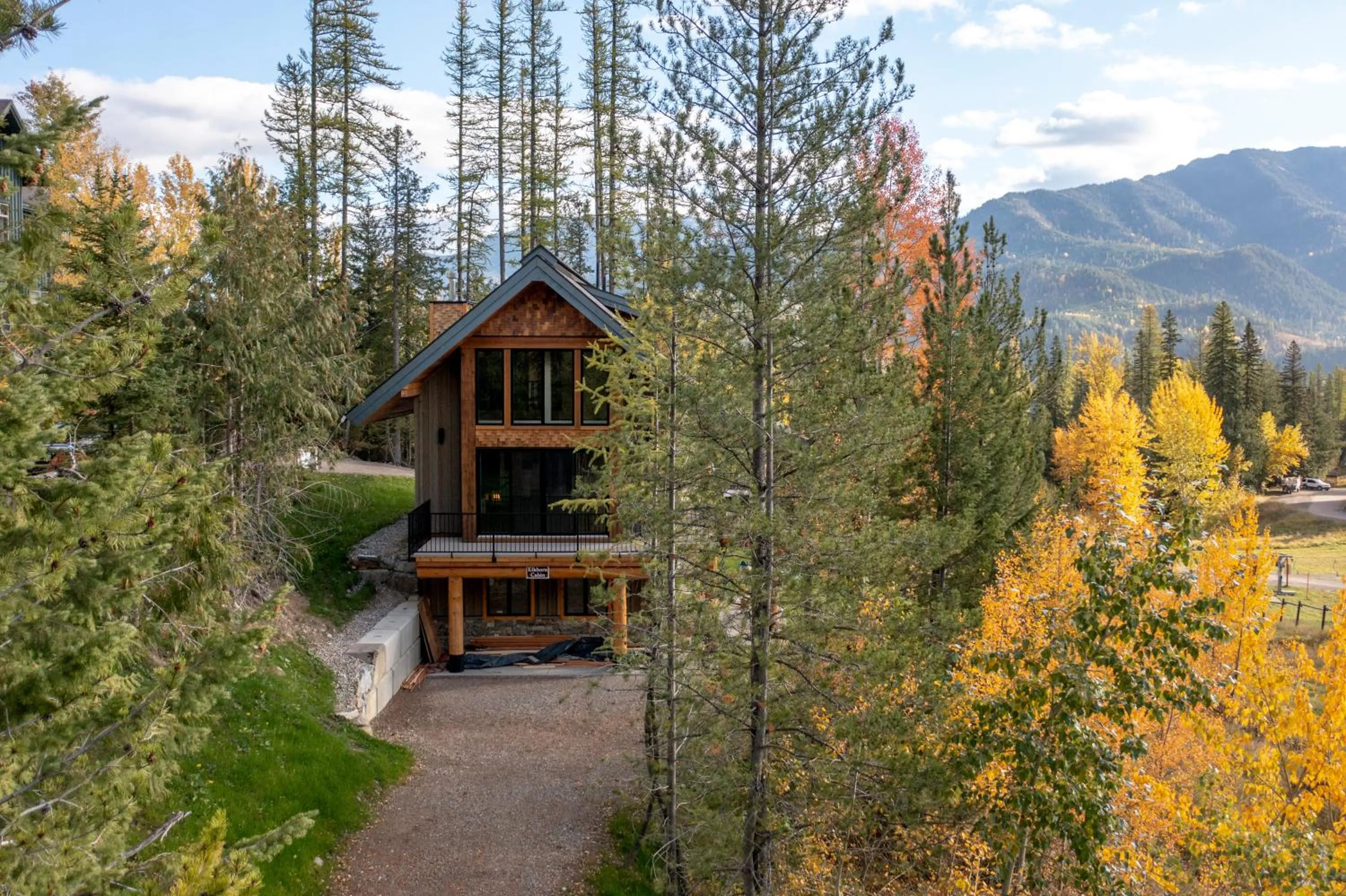 Snow Creek Cabins by Fernie Lodging Co