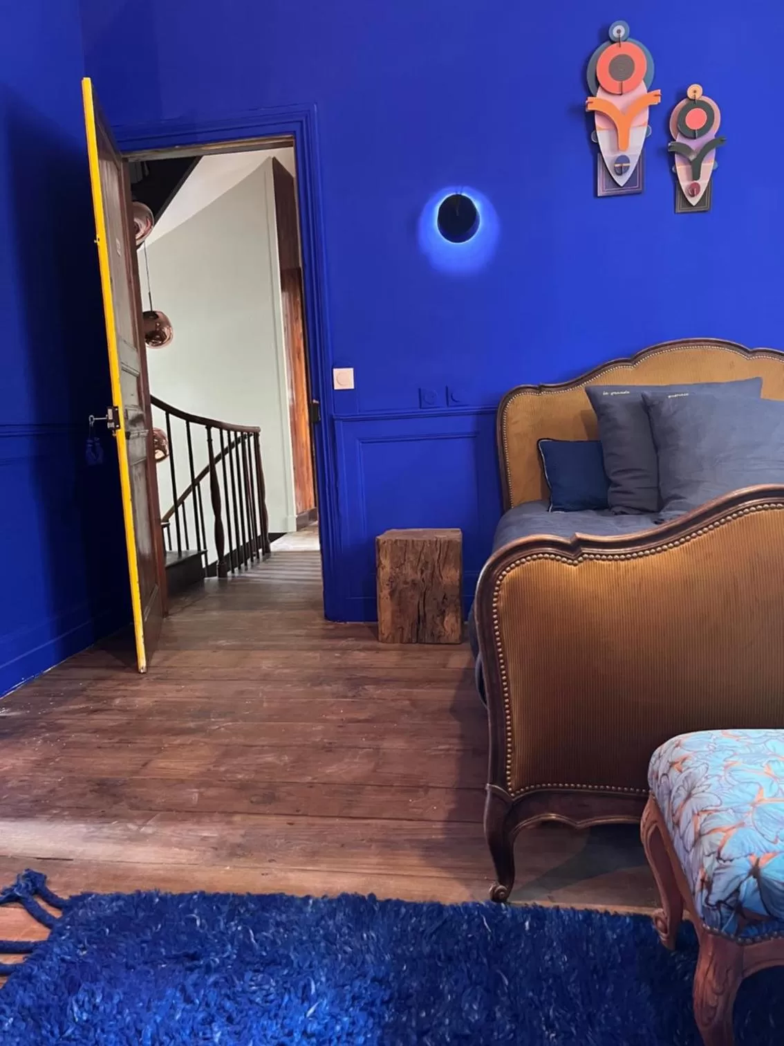 Photo of the whole room, Seating Area in la_grande_guerais