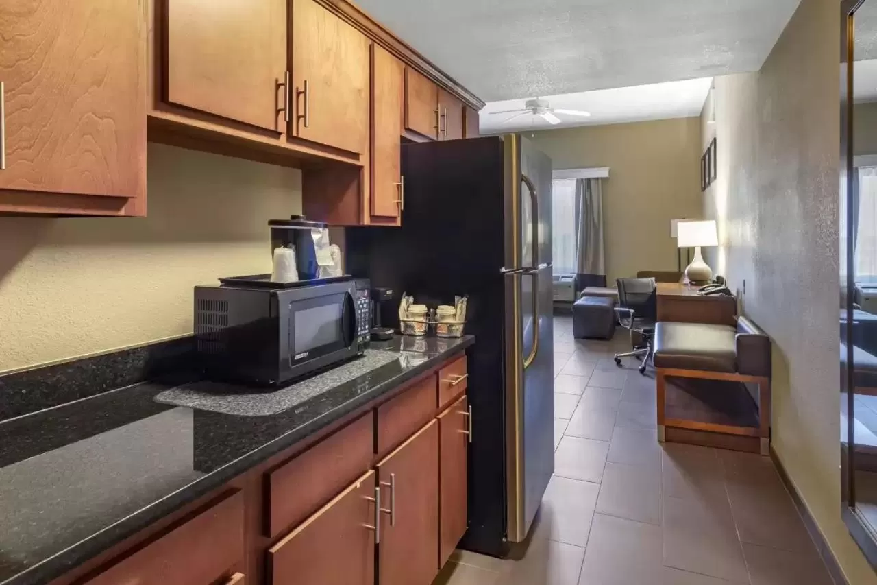 Coffee/tea facilities in Comfort Suites Batesville