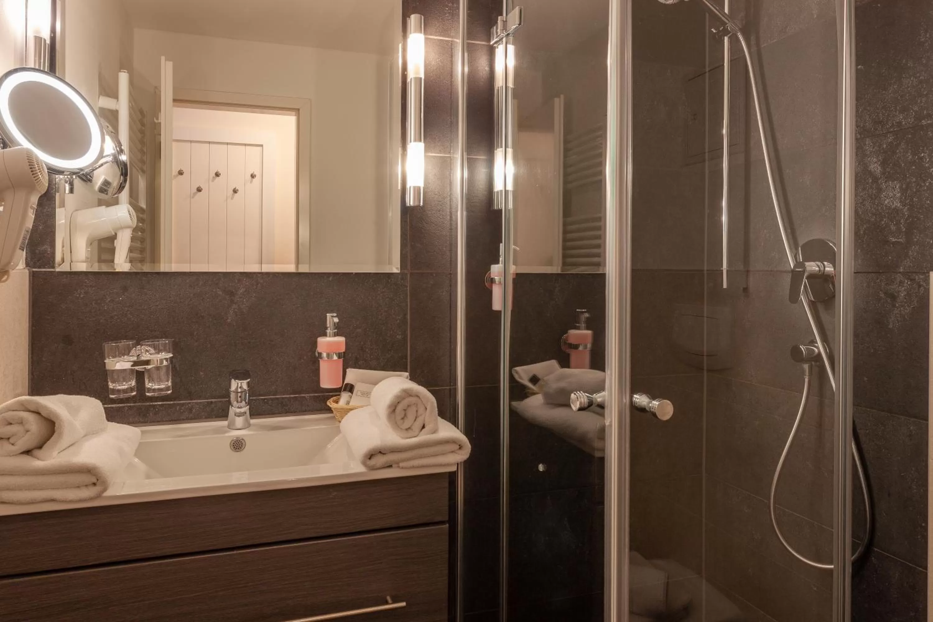 Bathroom in Hotel Vier Jahreszeiten Binz