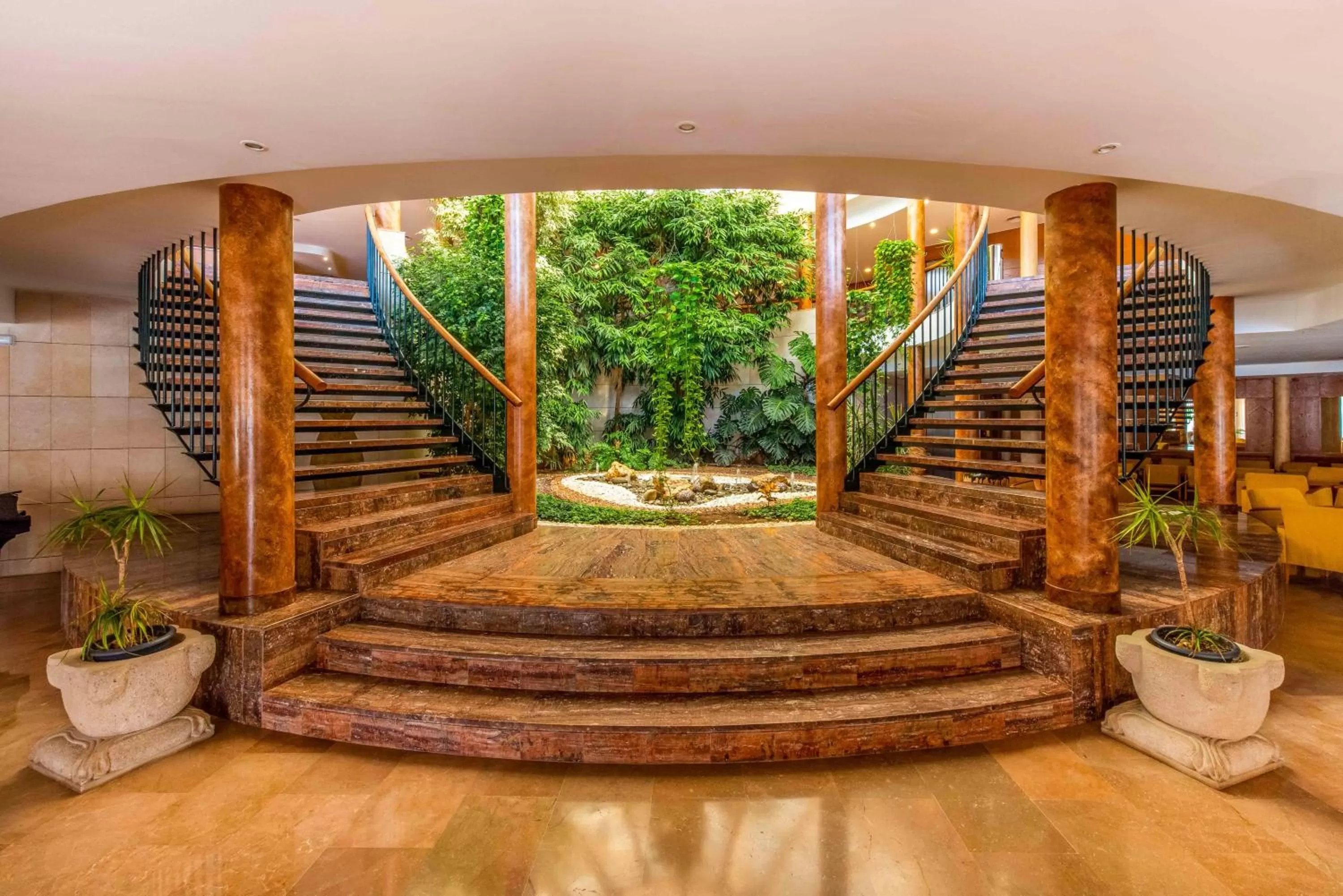 Property building in Valentin Park Club