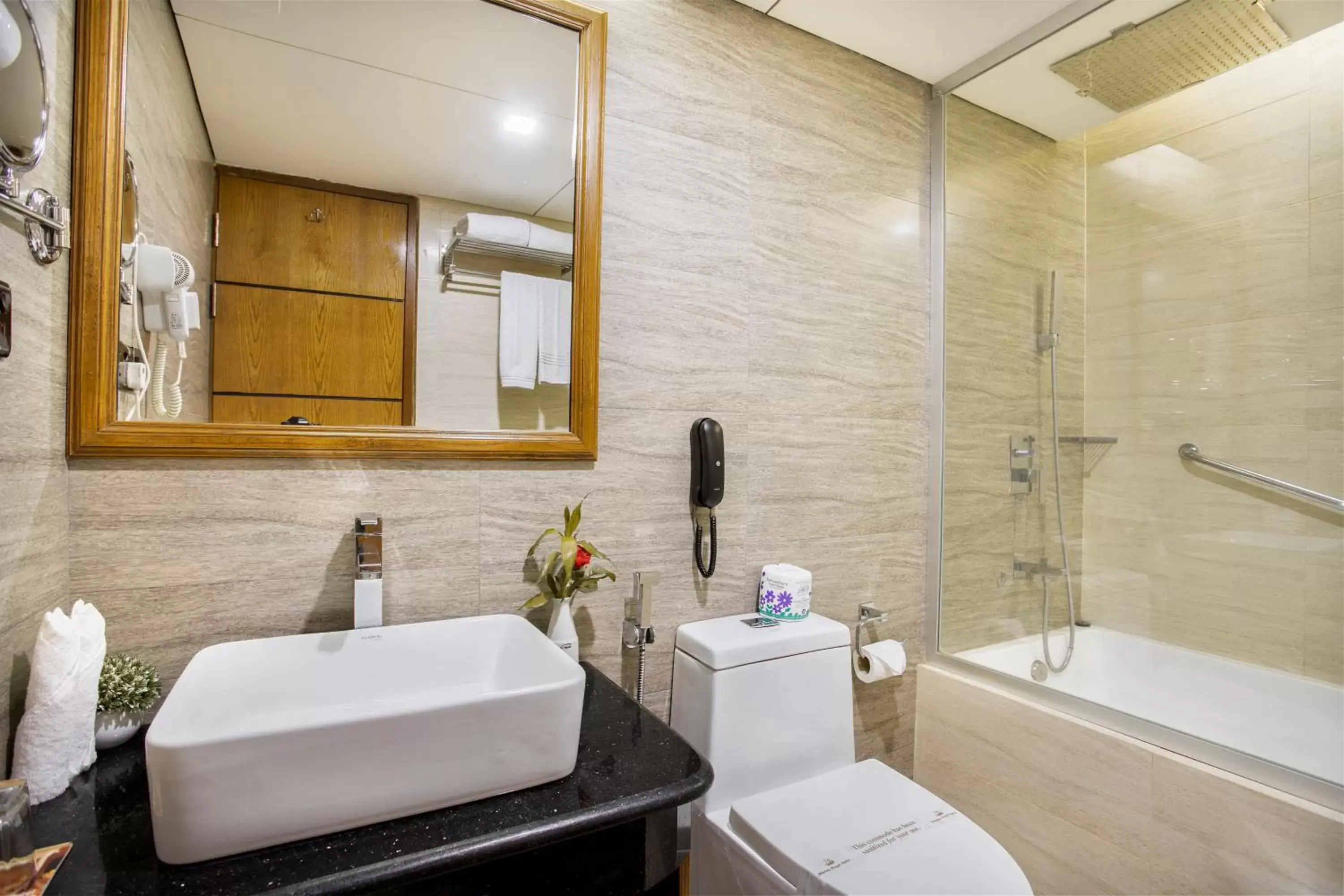 Executive Suite in Marino Royal Hotel Executive Suite in Marino Royal Hotel