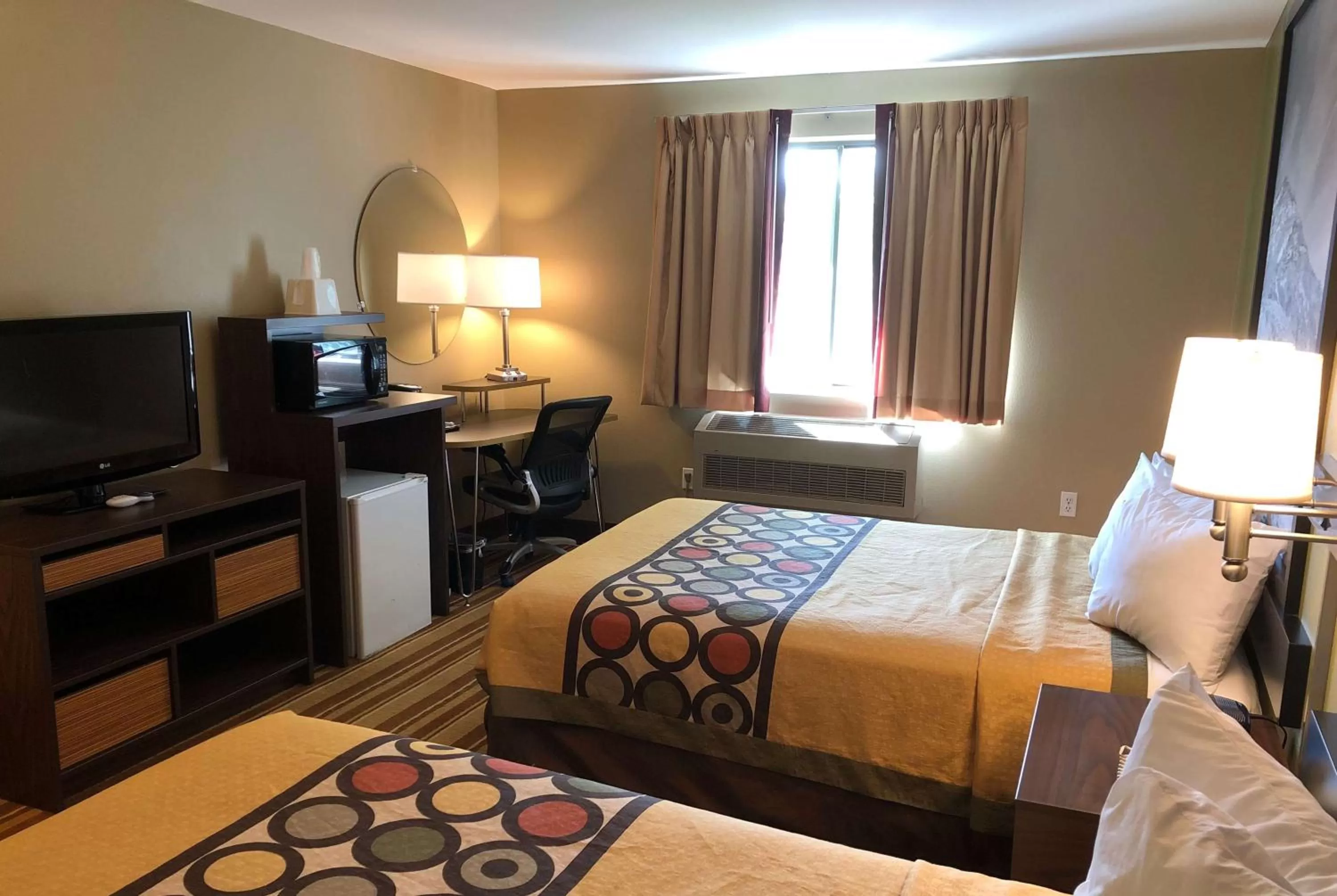 Bedroom, Bed in Super 8 by Wyndham S Jordan/Sandy/Slc Area