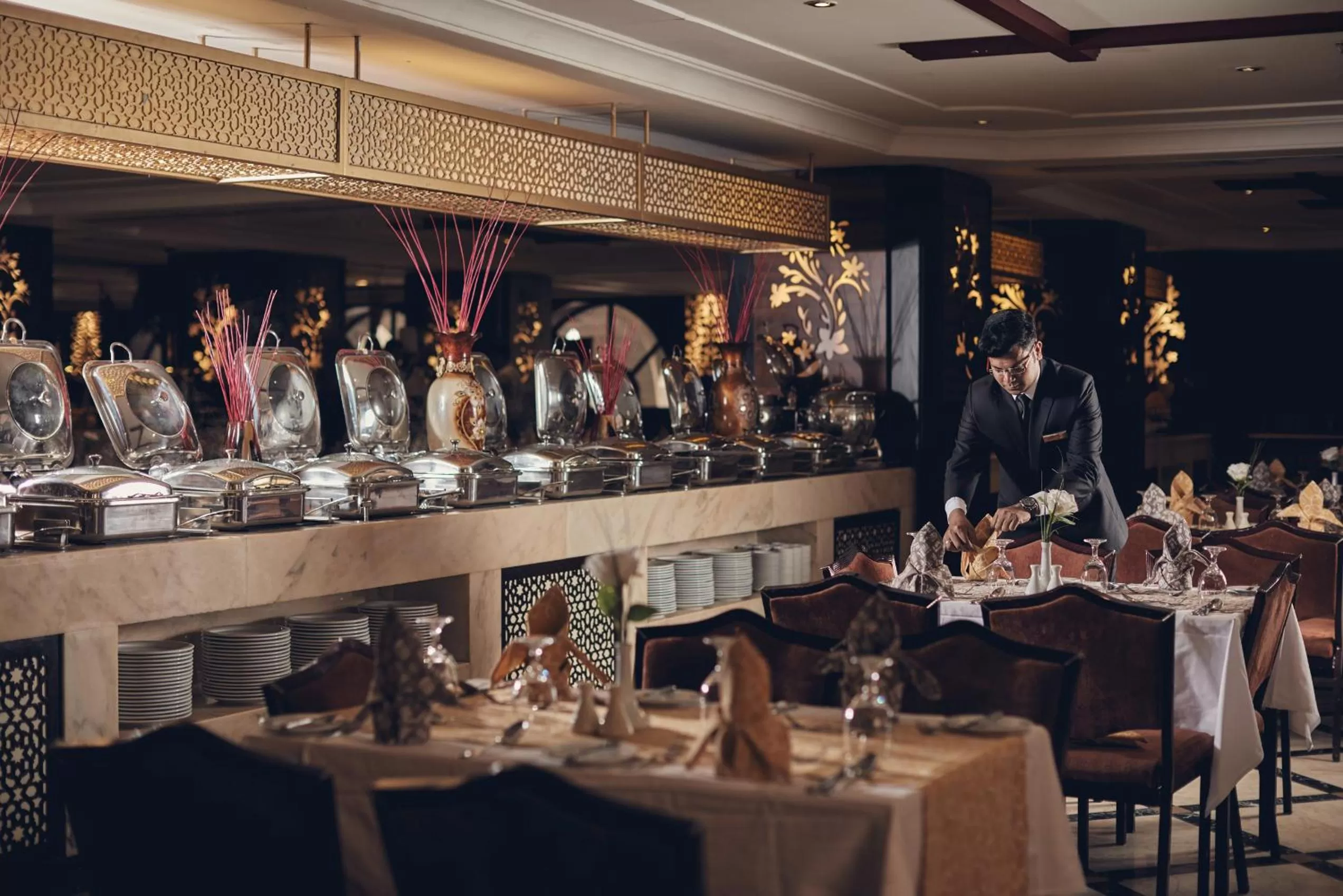 Restaurant/places to eat in Dallah Taibah Hotel