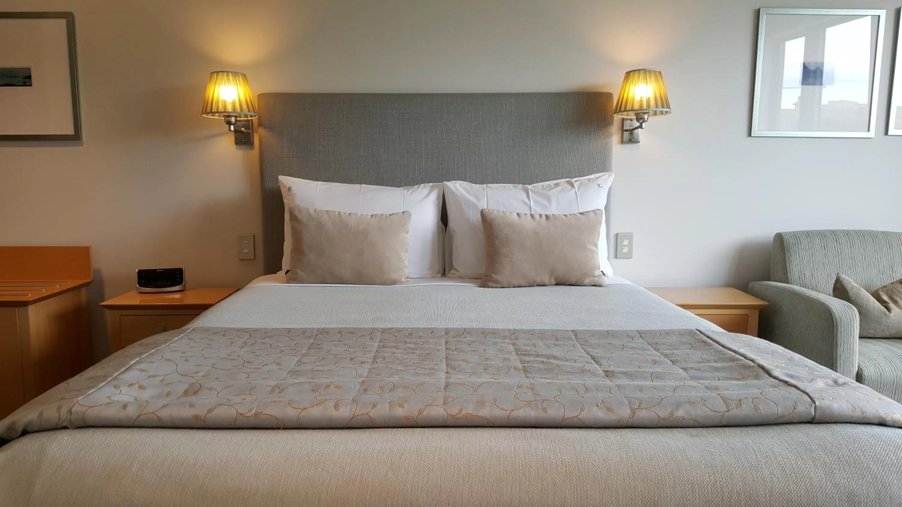 Bed in Bluestone On George