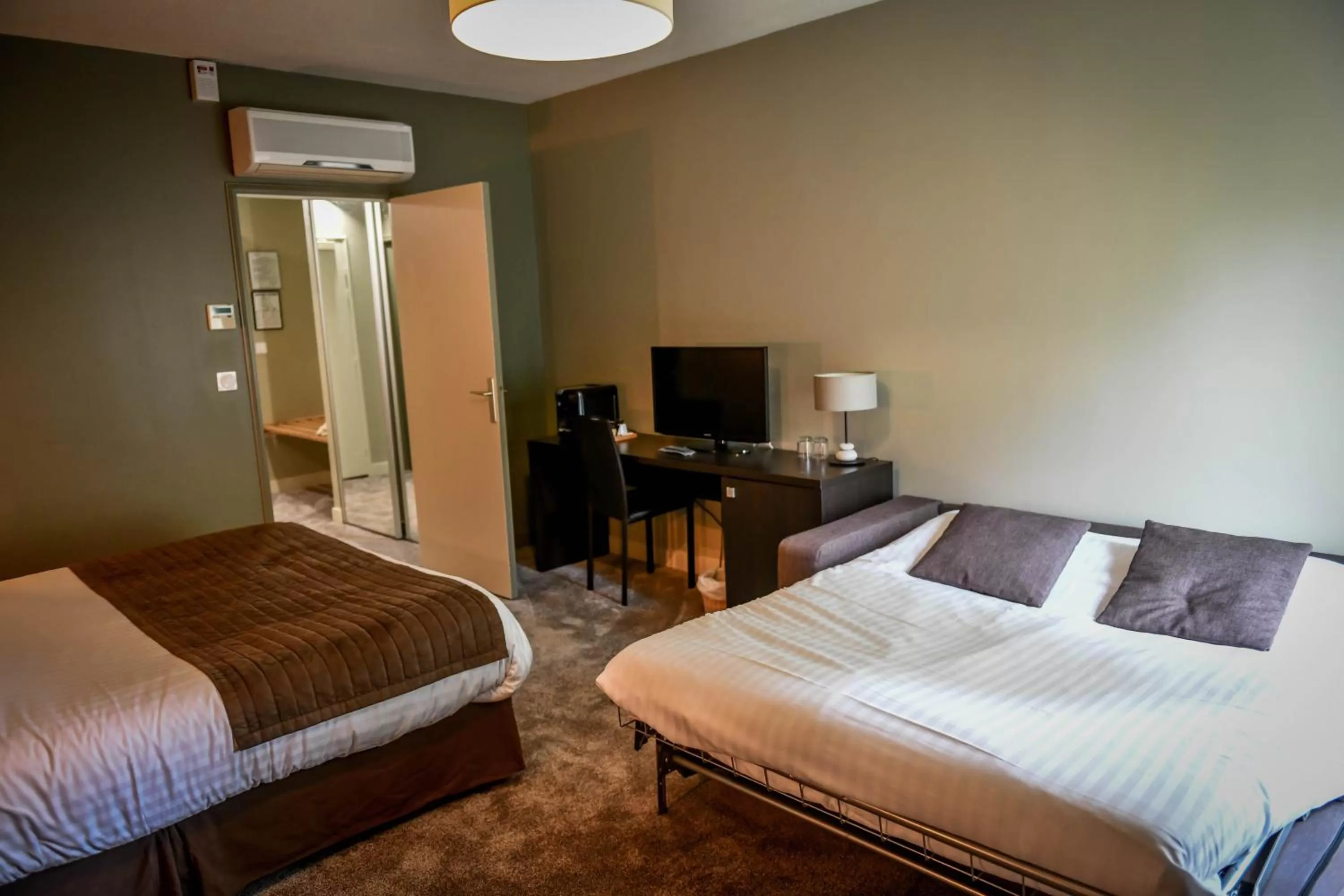 TV and multimedia, Bed in Chateau du Clos de la Ribaudiere - Teritoria