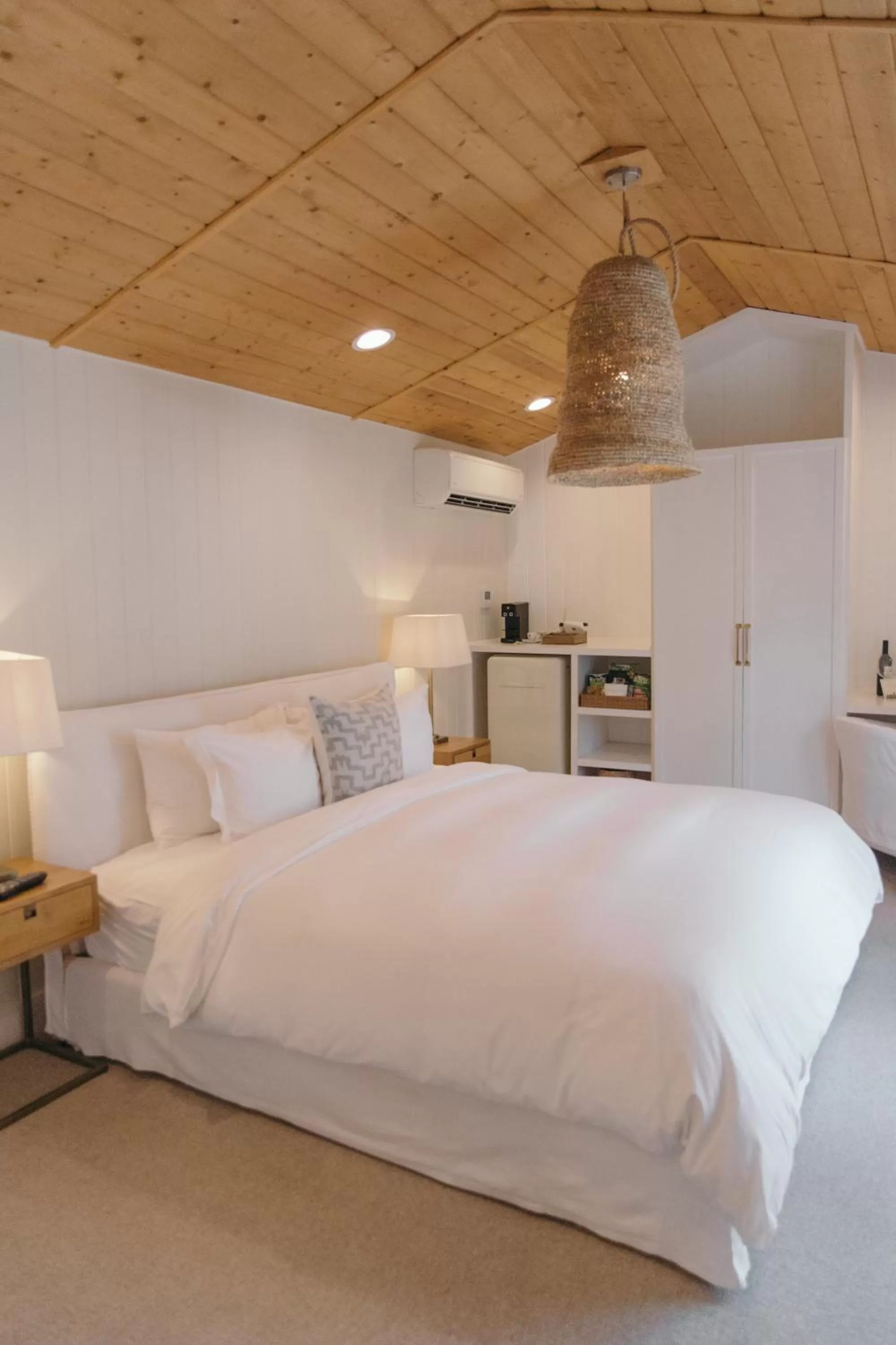 Bed in CALAMIGOS RANCH Resort & Spa