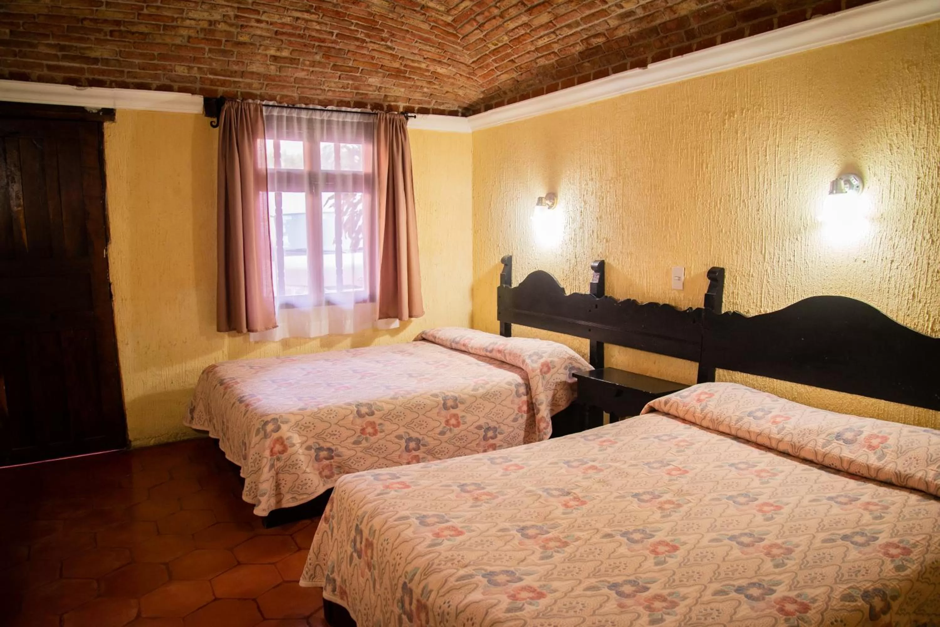 Photo of the whole room, Bed in Hotel Hacienda de Cobos