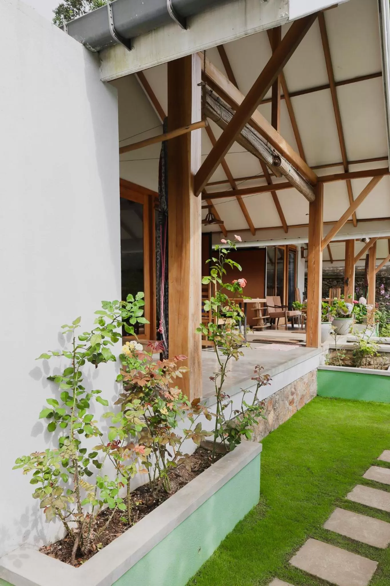 Garden in The One Ella