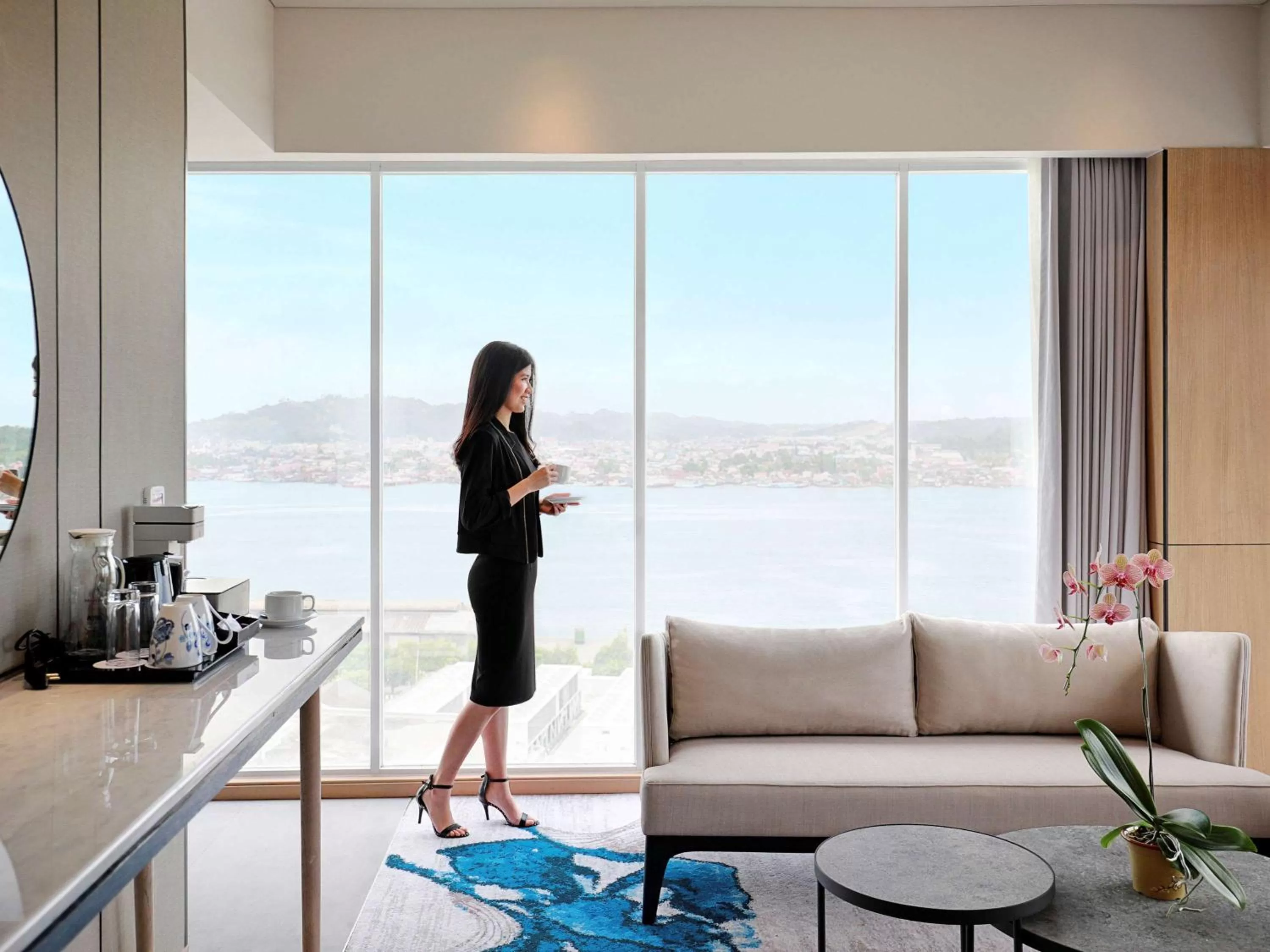 Deluxe King Suite with River View  in Mercure Samarinda