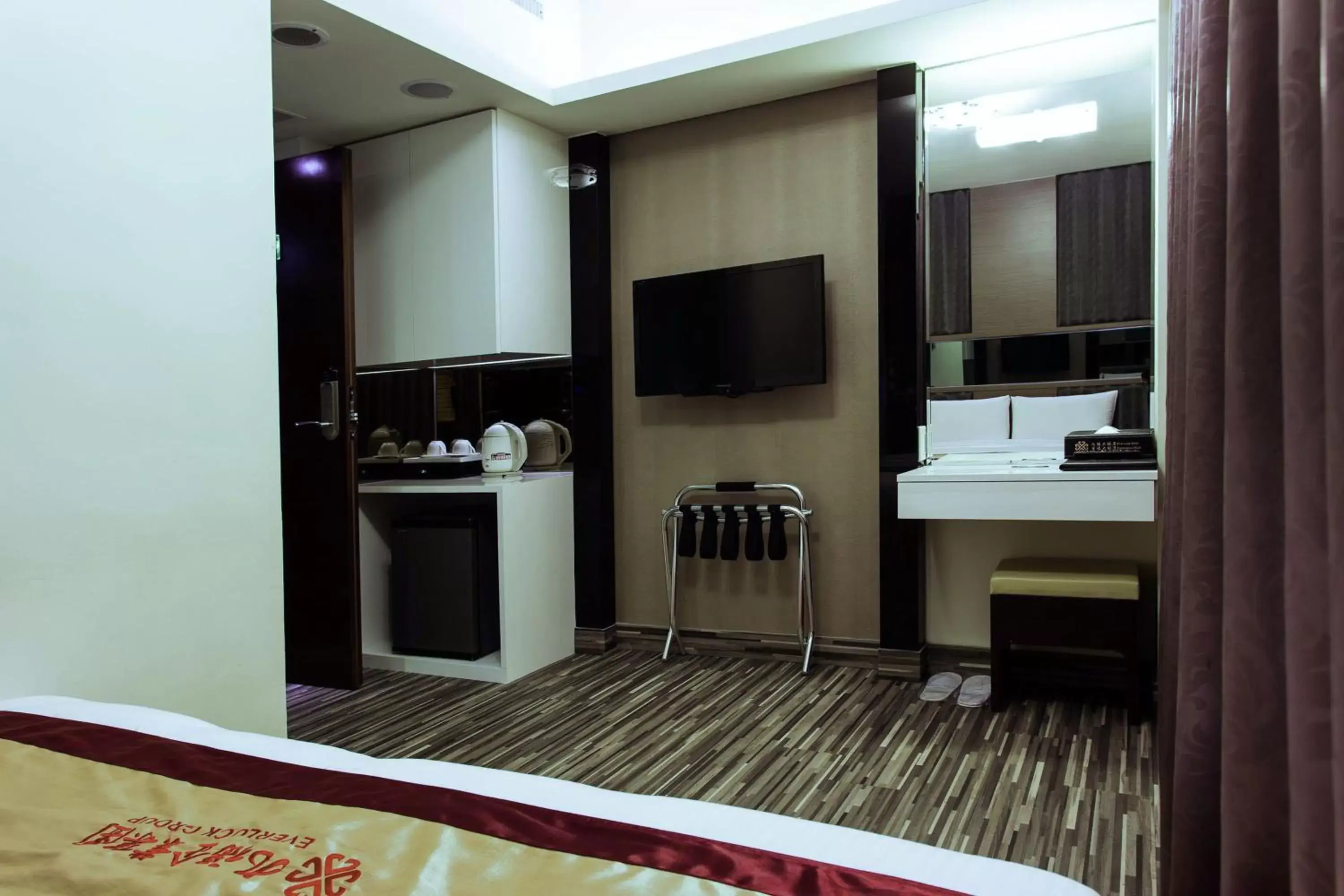 Small Double or Twin Room in Harmonious Hotel Small Double or Twin Room in Harmonious Hotel